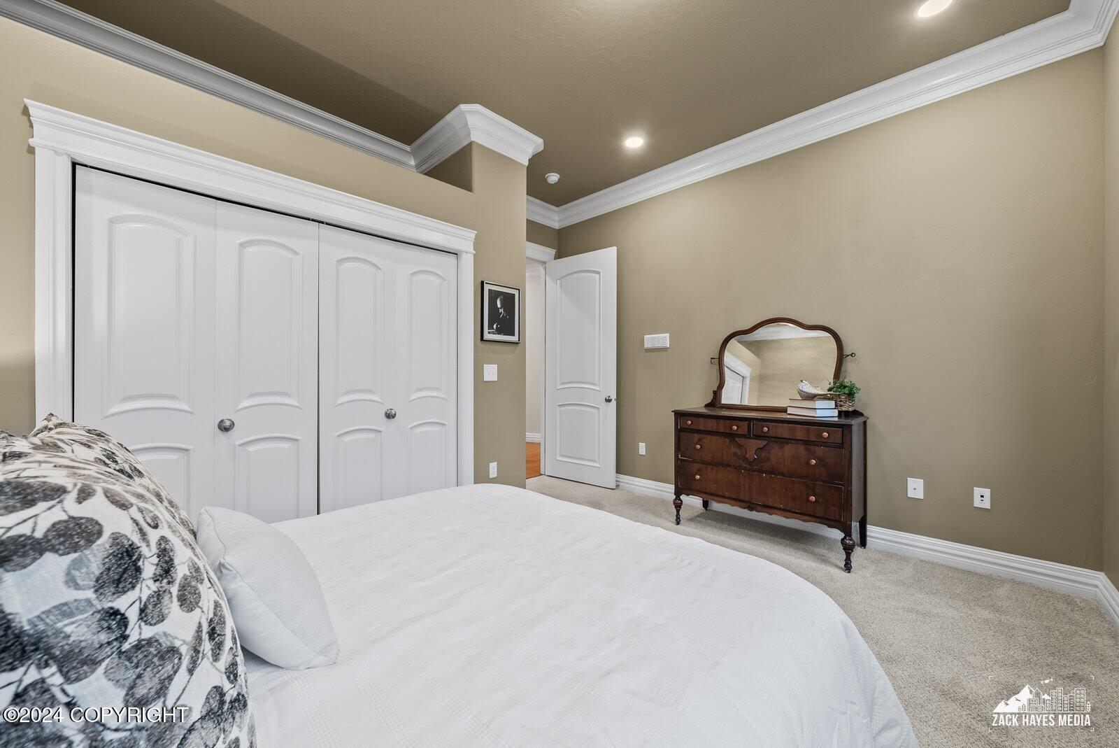 6777 Downey Finch Dr Drive