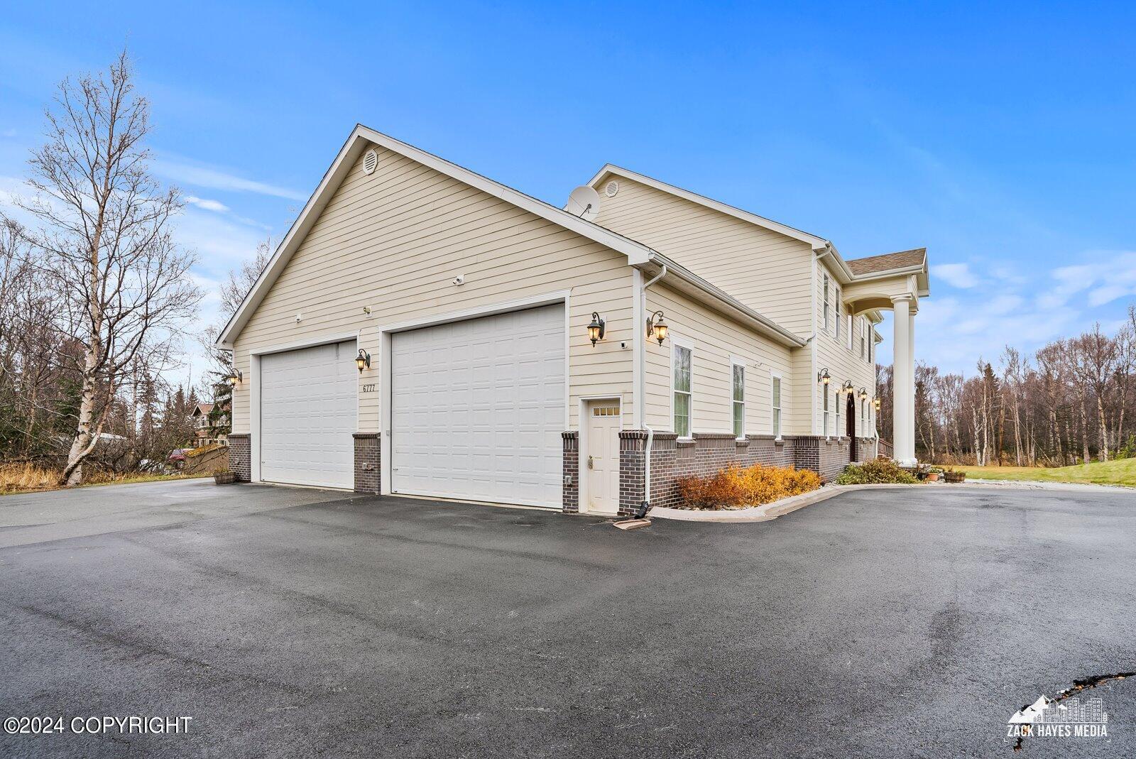 6777 Downey Finch Dr Drive