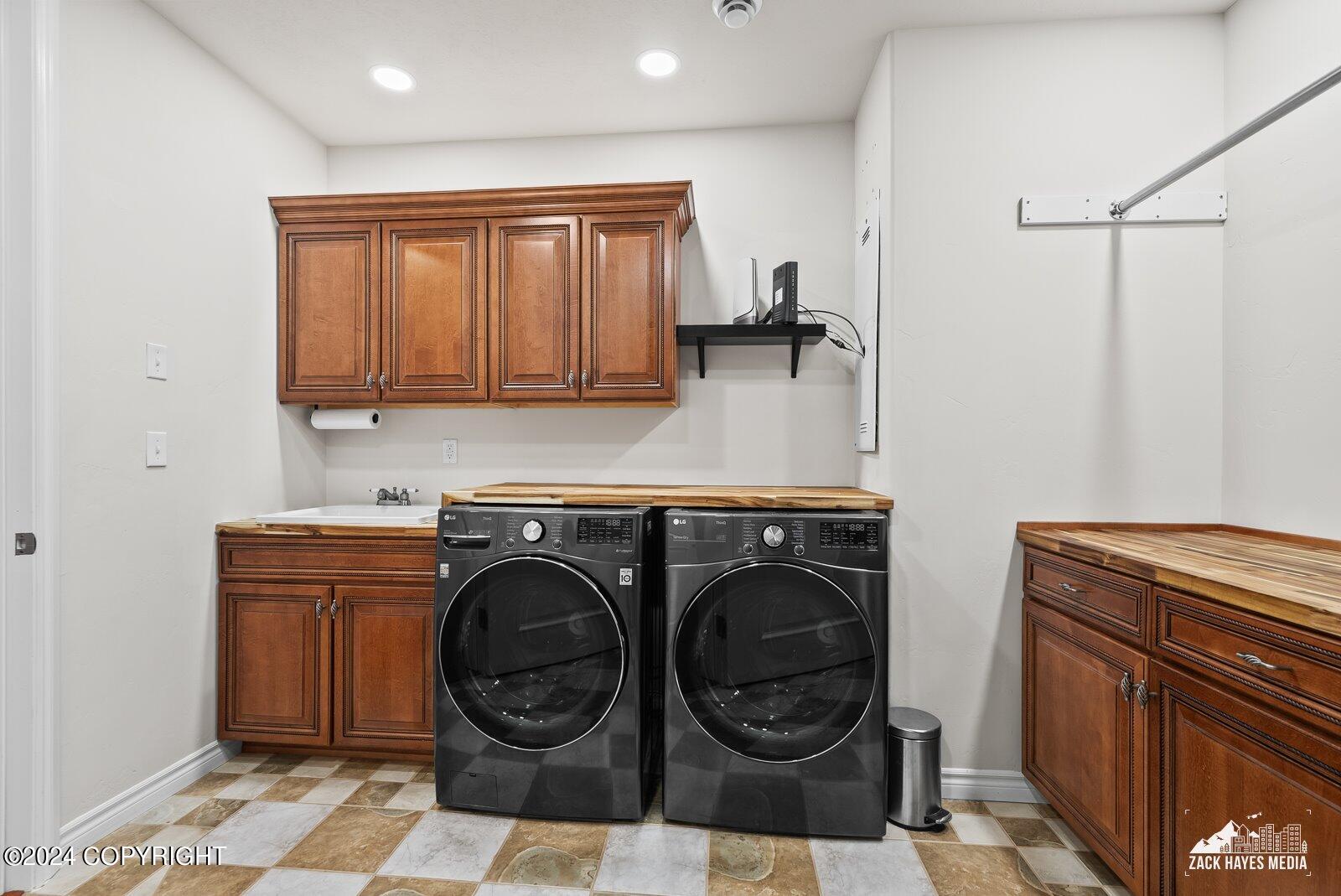 6777 Downey Finch Dr Drive