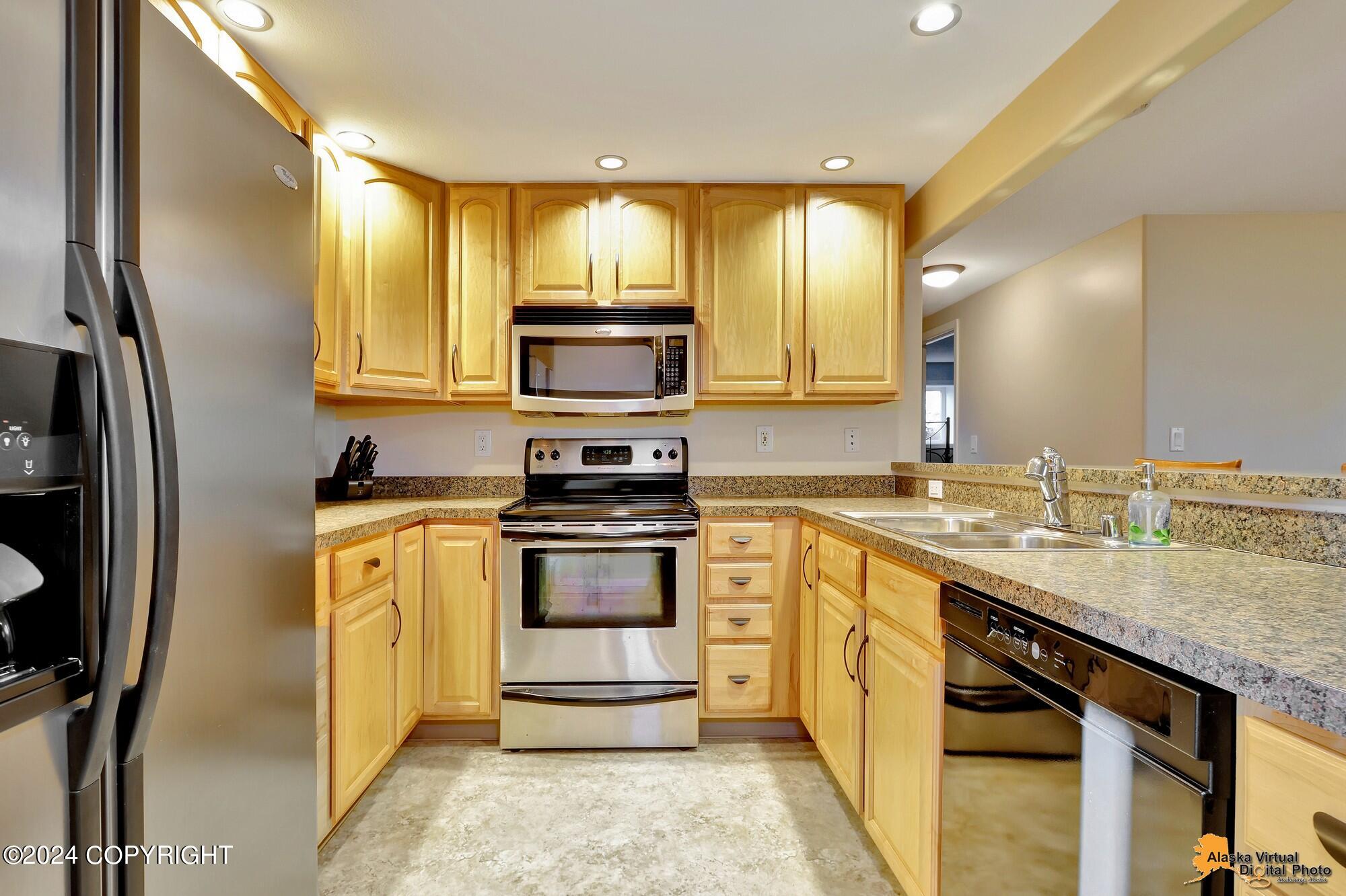 1514 W 14th Avenue