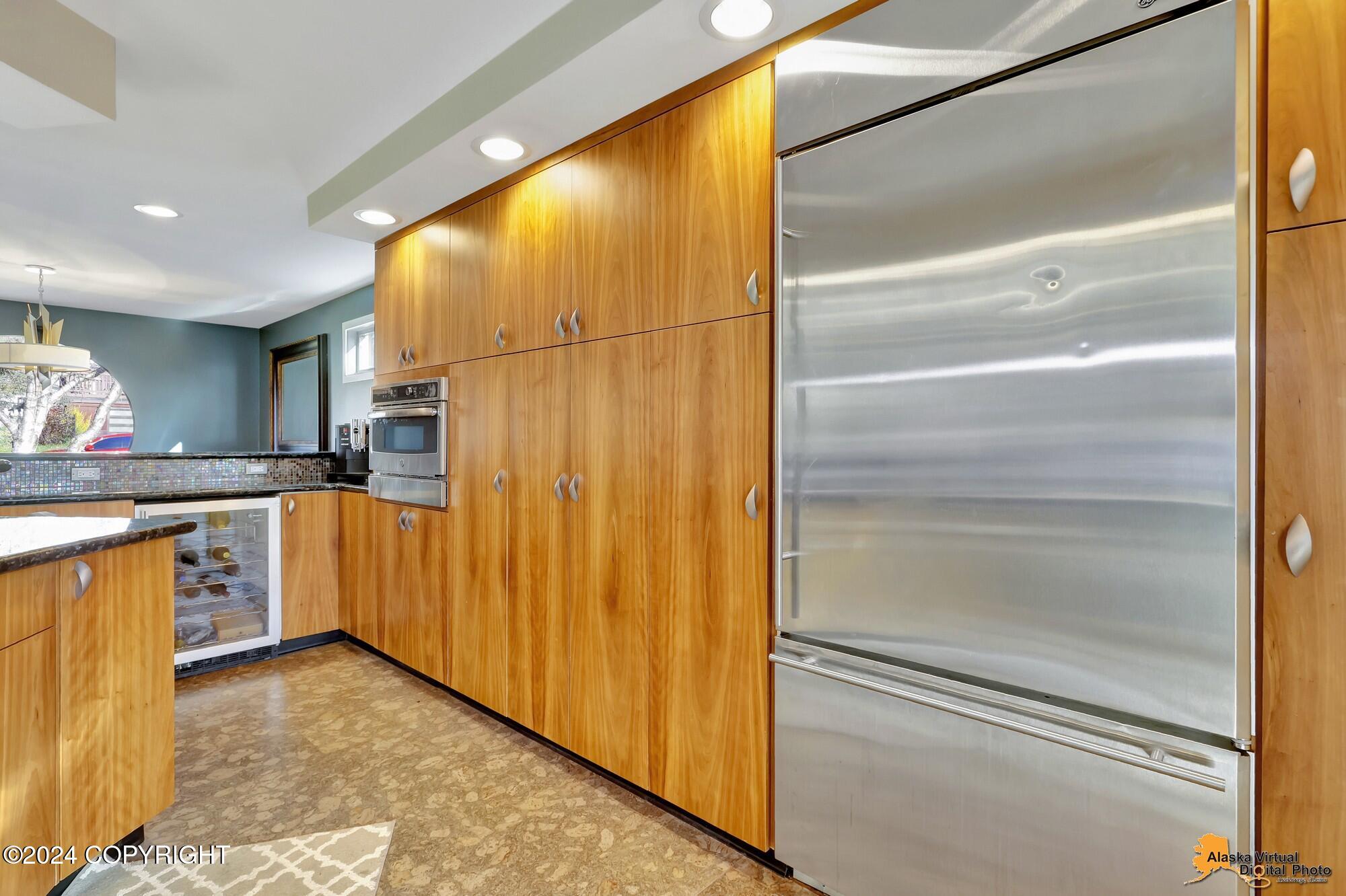 1514 W 14th Avenue