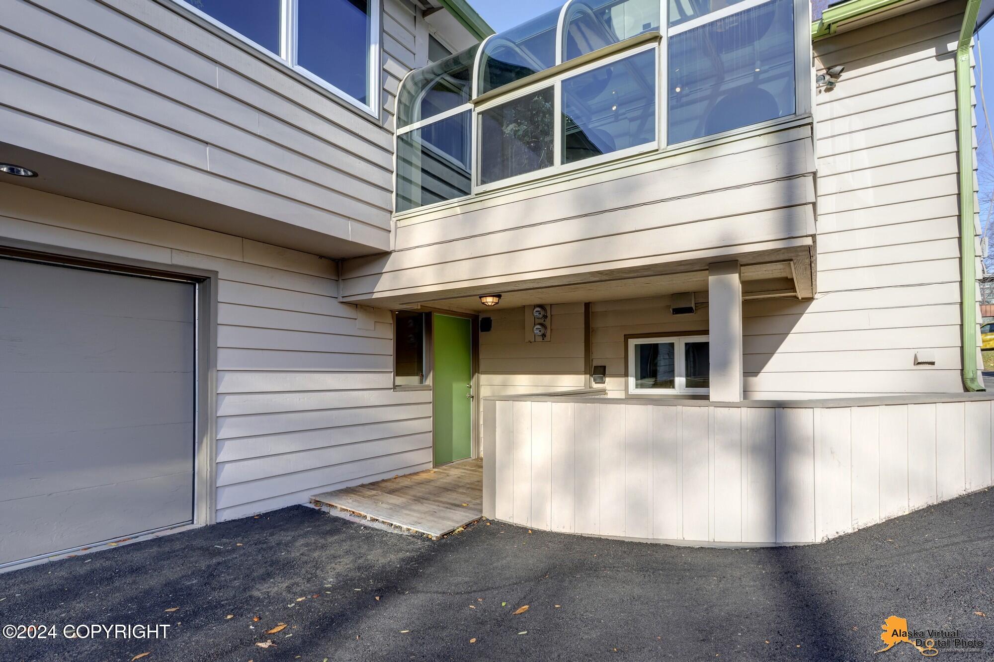 1514 W 14th Avenue