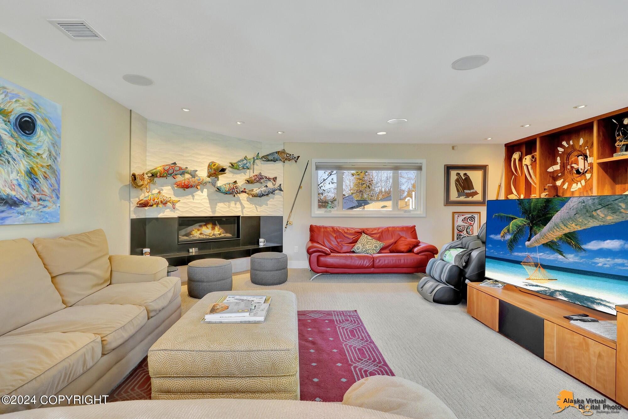 1514 W 14th Avenue