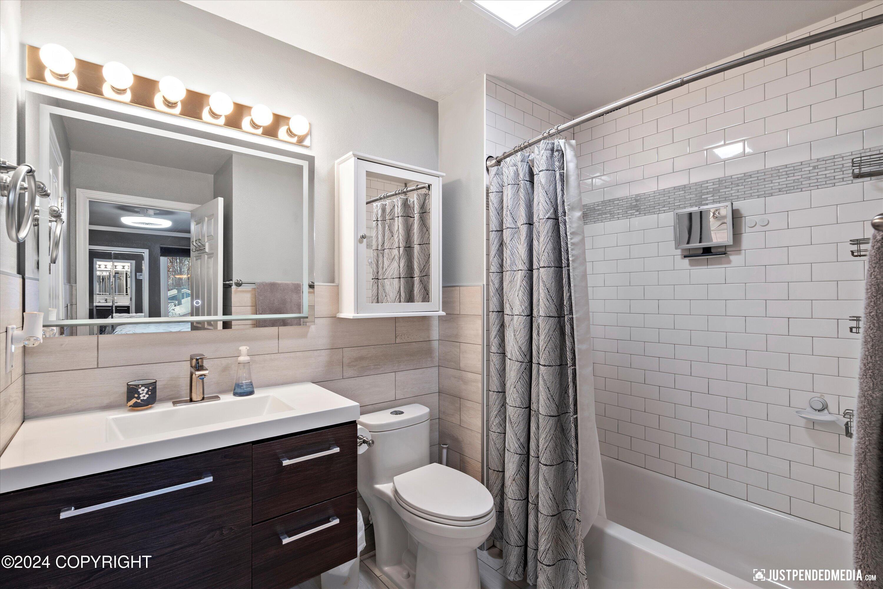 1931 Commodore Drive