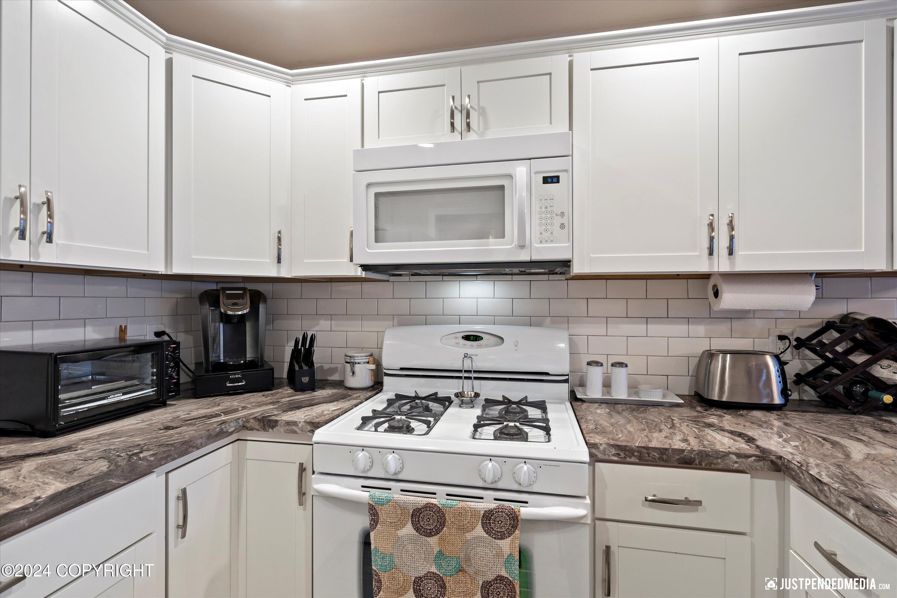 1931 Commodore Drive