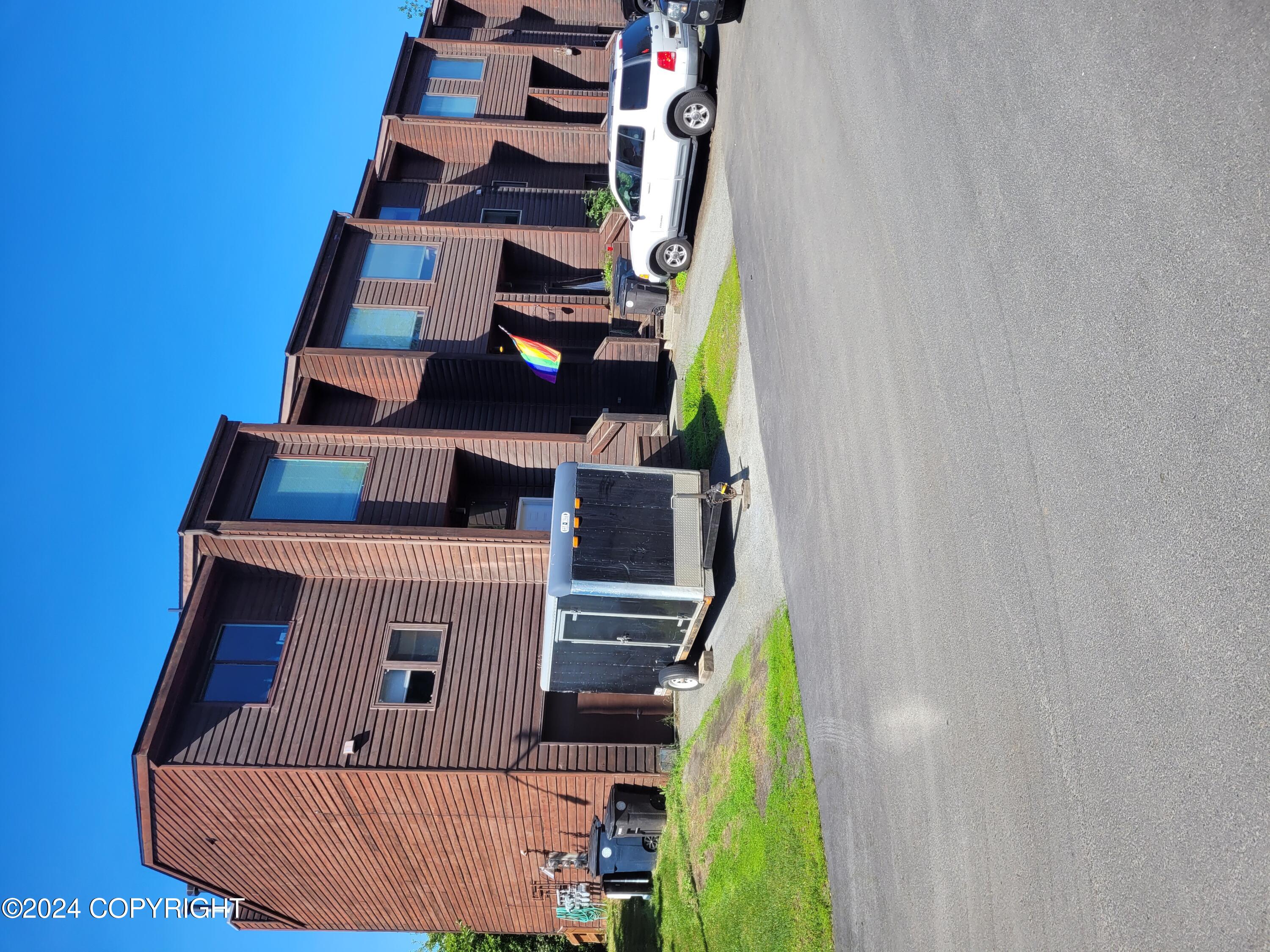 3635 Carleton Avenue