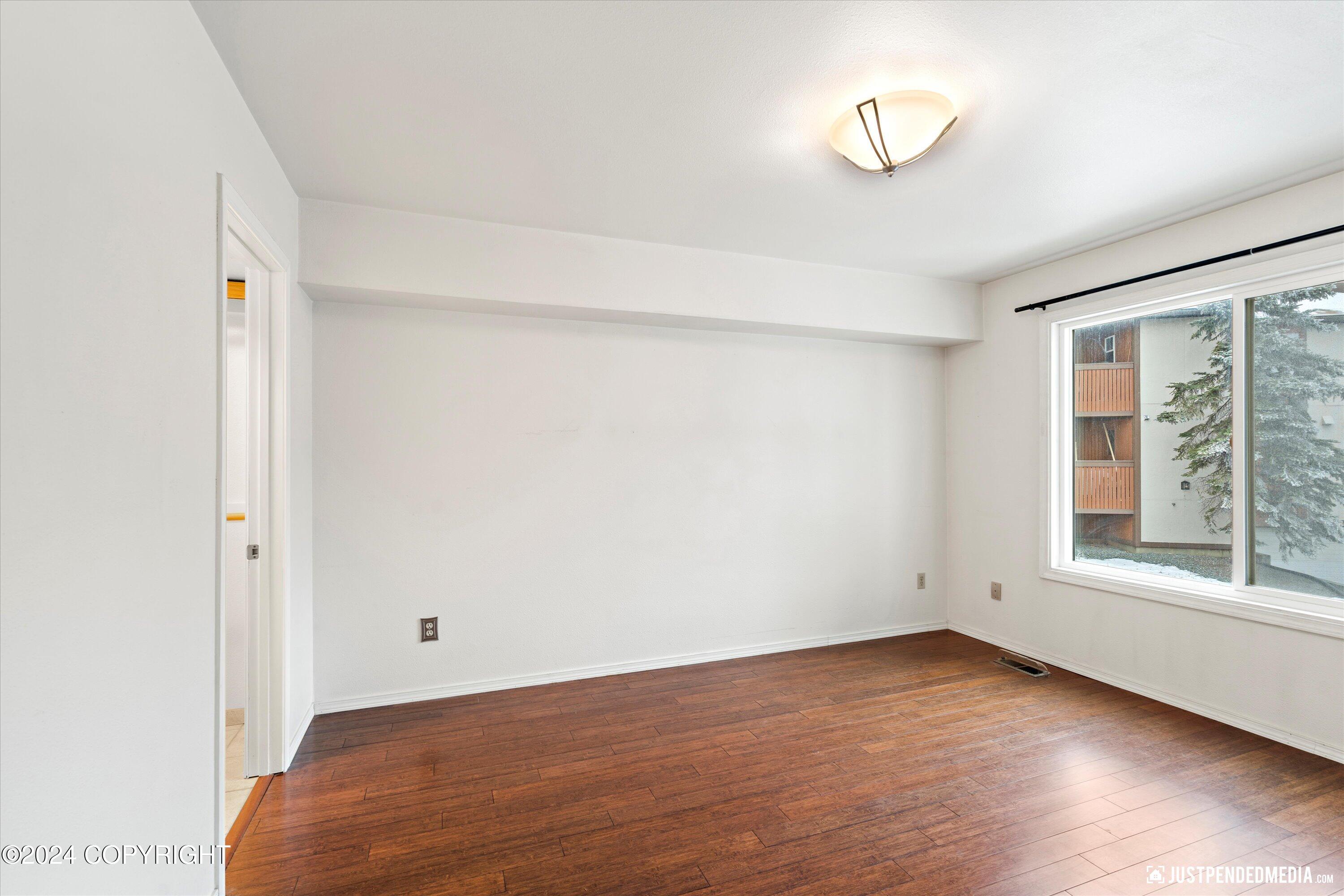 7250 Huntsmen Circle # B