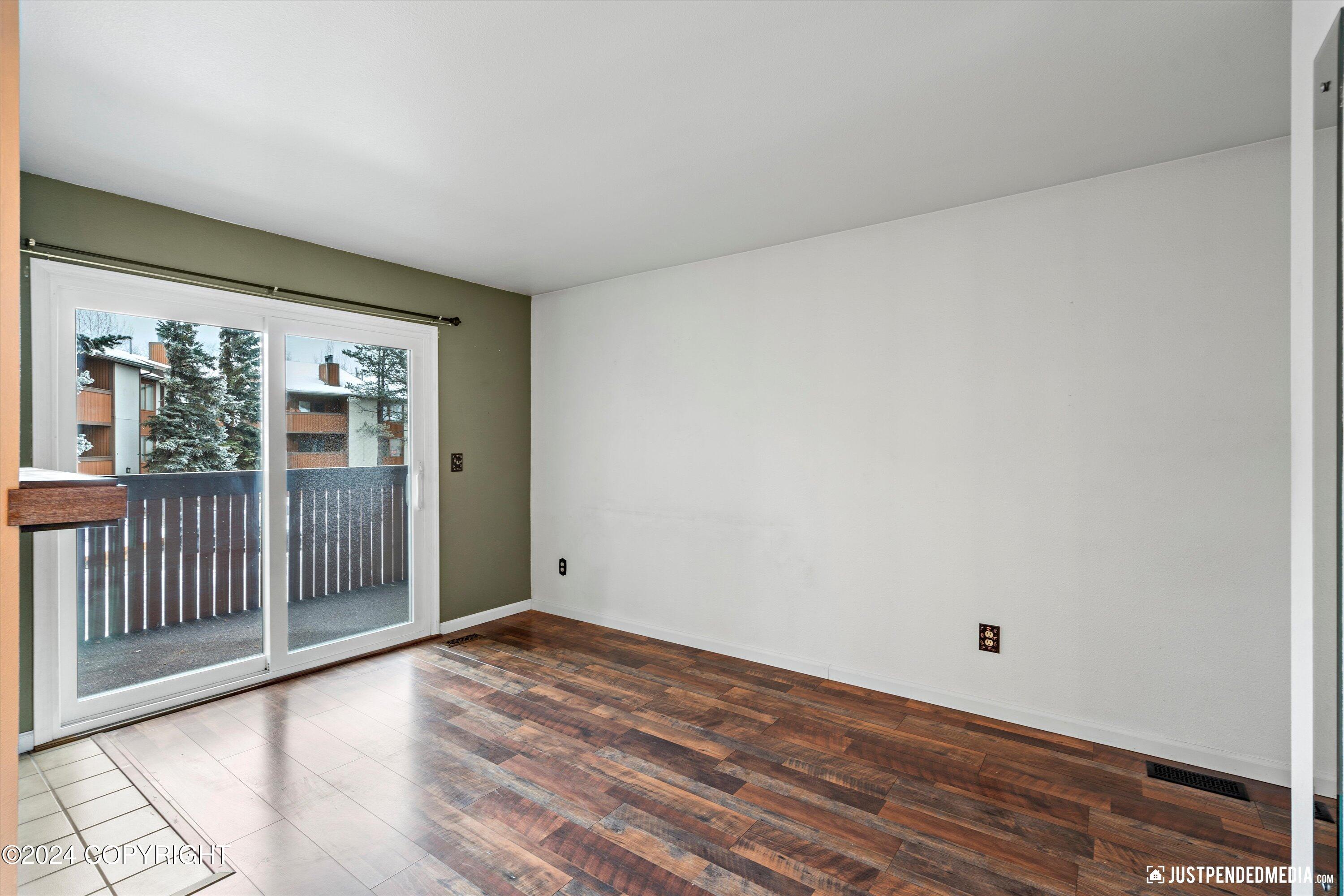 7250 Huntsmen Circle # B