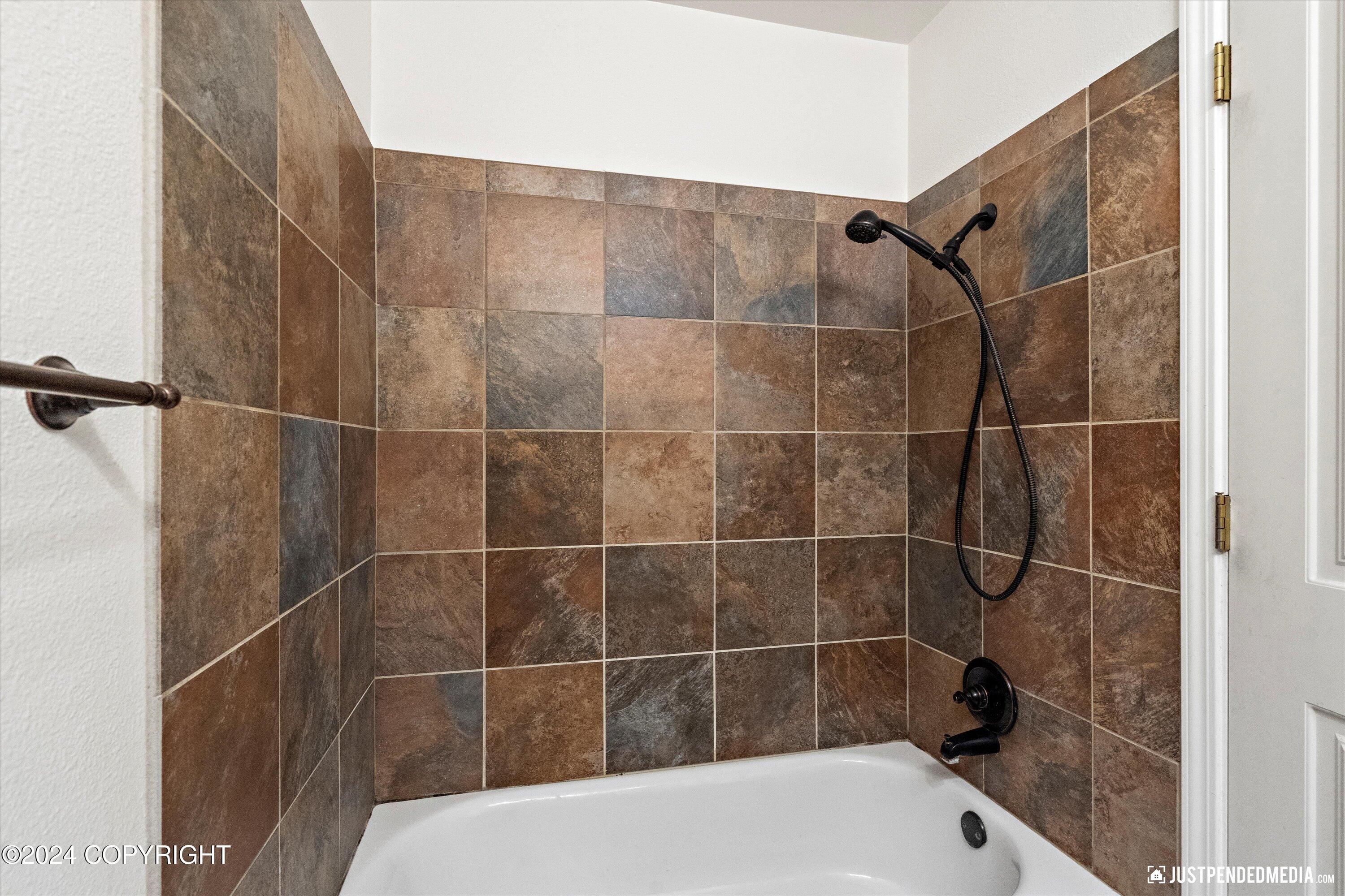 7250 Huntsmen Circle # B