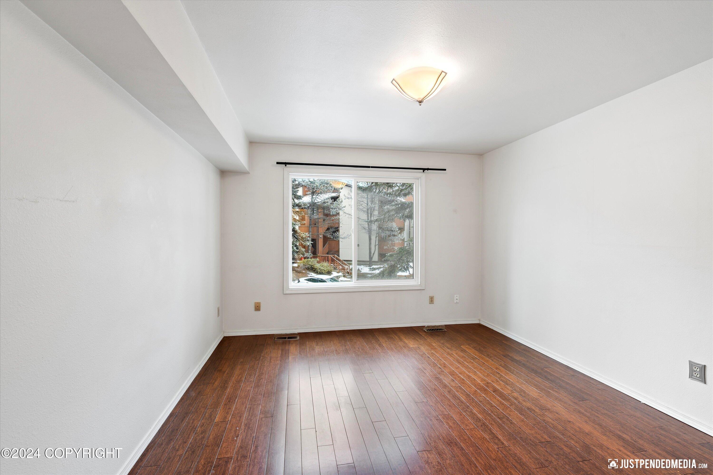 7250 Huntsmen Circle # B