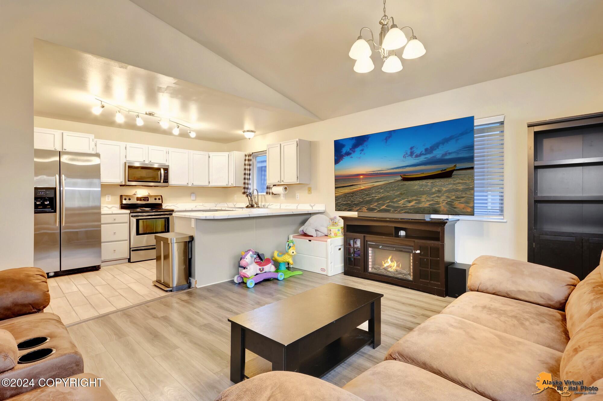 8537 Cross Pointe Loop