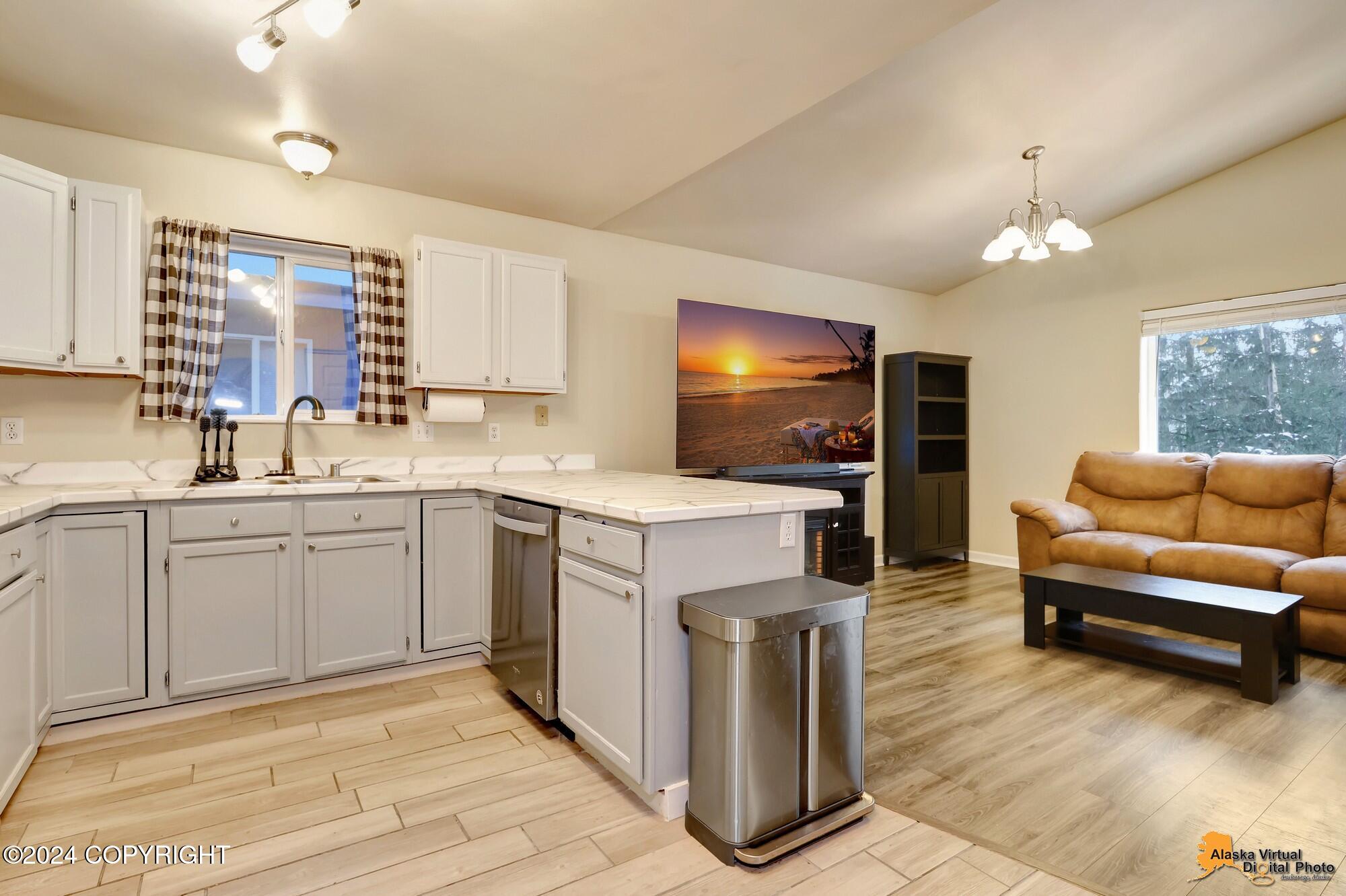 8537 Cross Pointe Loop