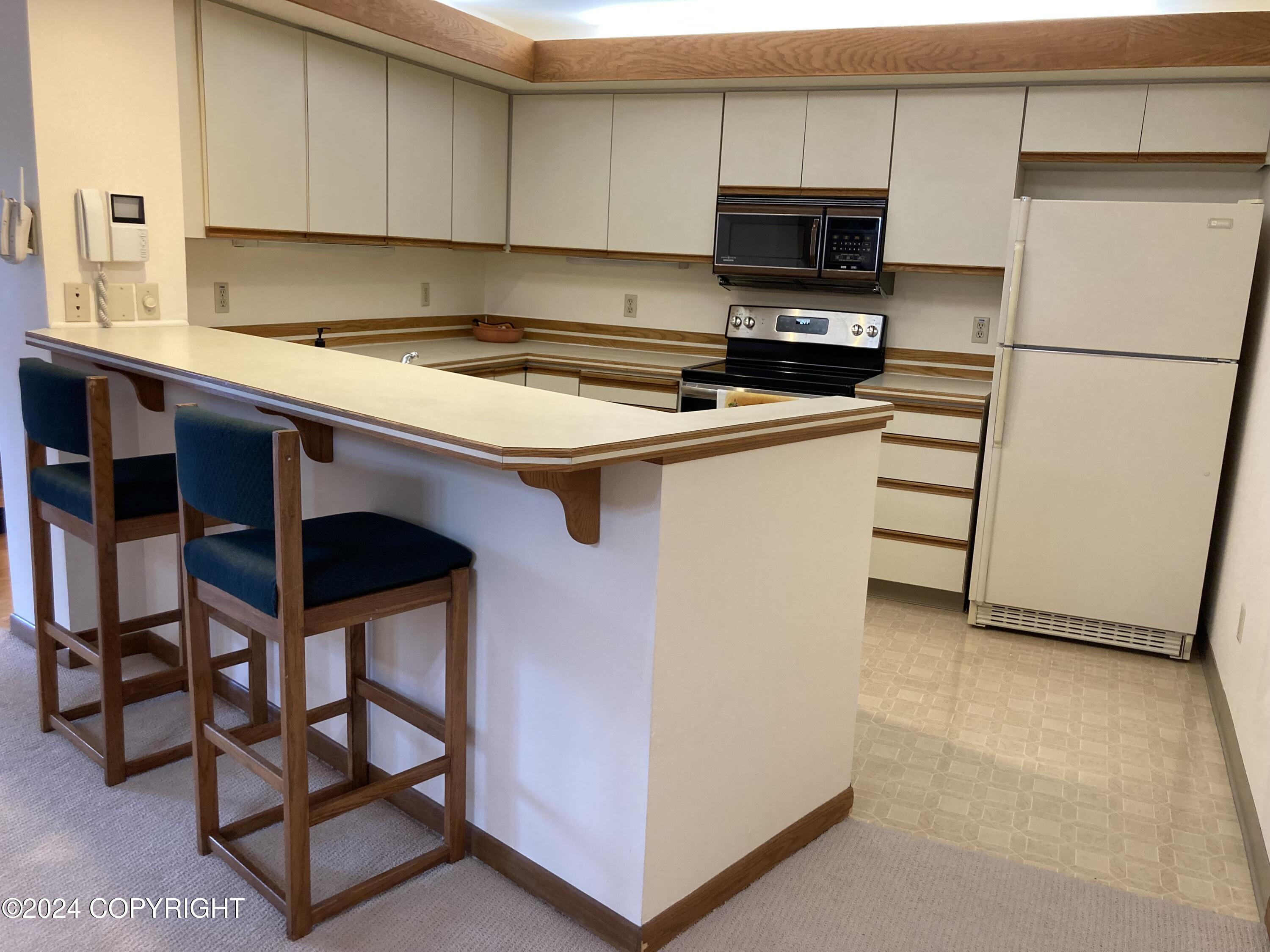 1032 W 11th Avenue # 202 Unit: #202