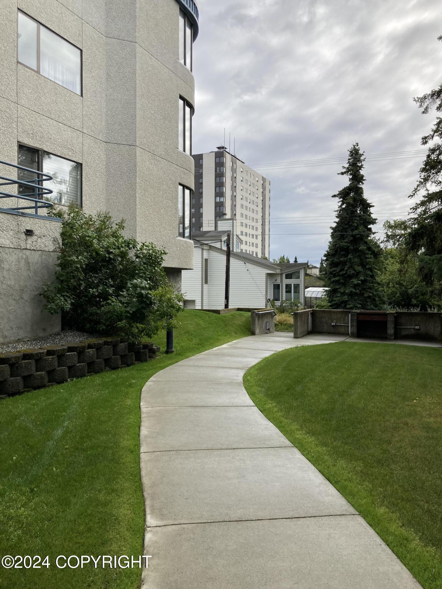 1032 W 11th Avenue # 202 Unit: #202