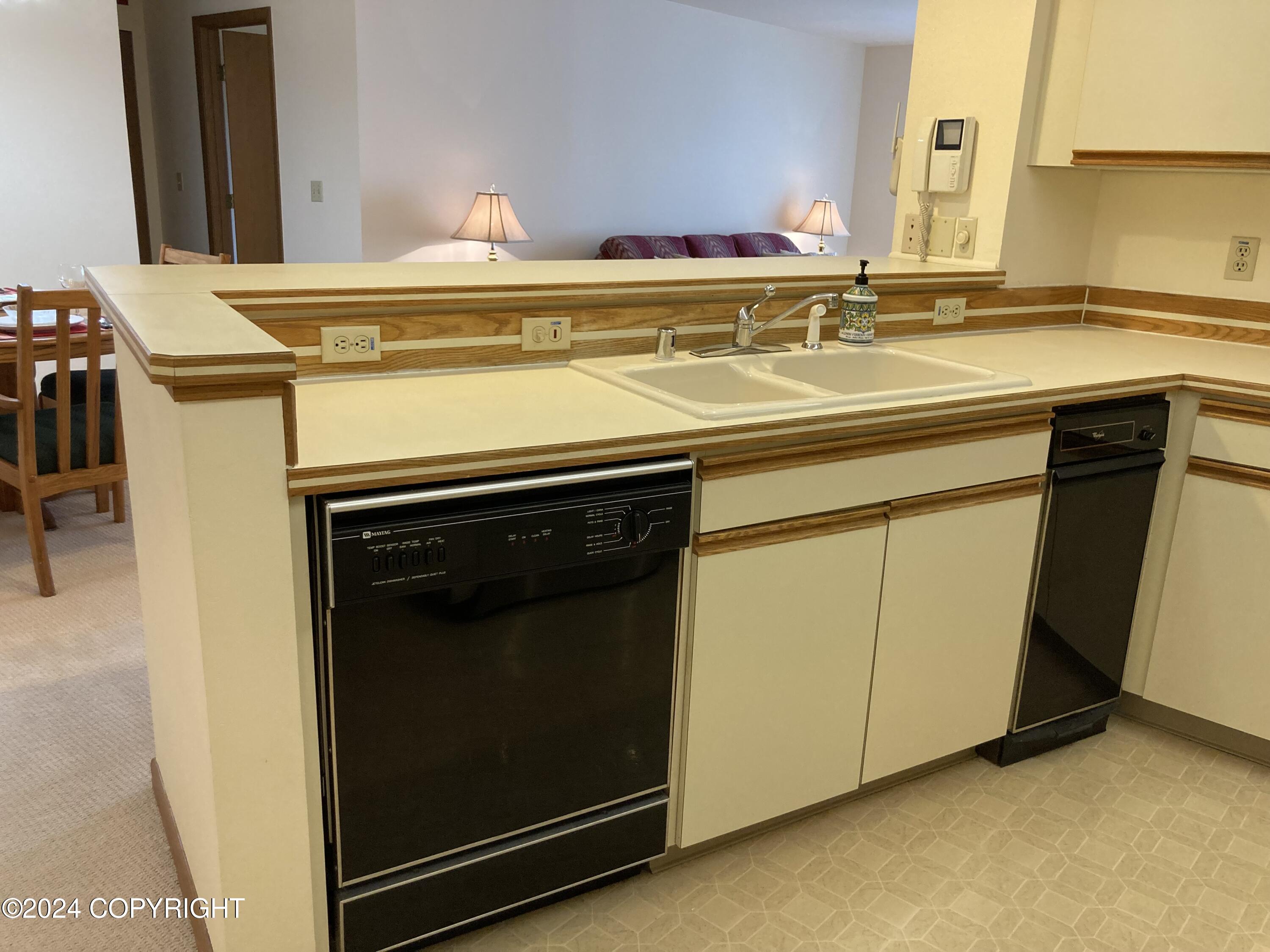 1032 W 11th Avenue # 202 Unit: #202