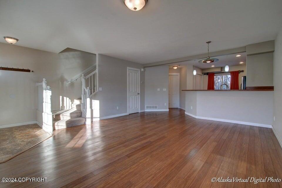 6555 Kara Sue Loop # 100 Unit: #100