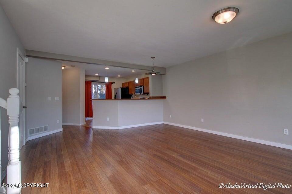 6555 Kara Sue Loop # 100 Unit: #100