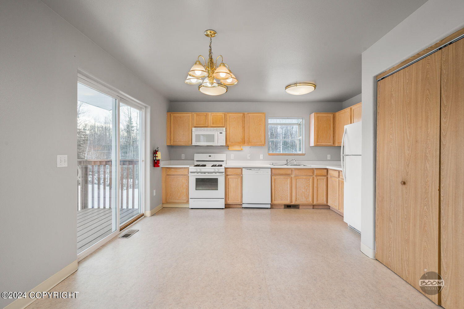 225 E Stonehaven Circle