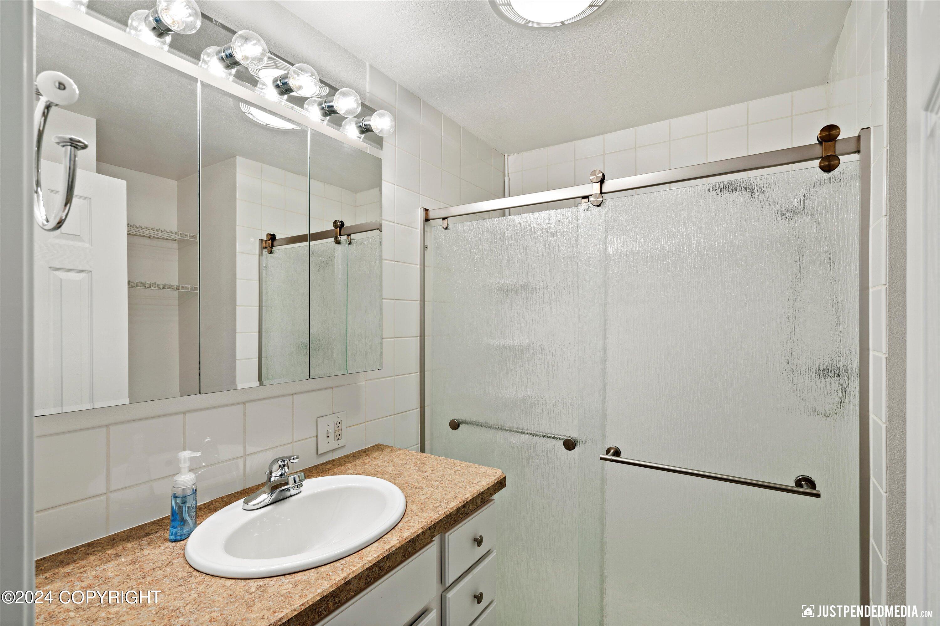 2798 Valleywood Drive