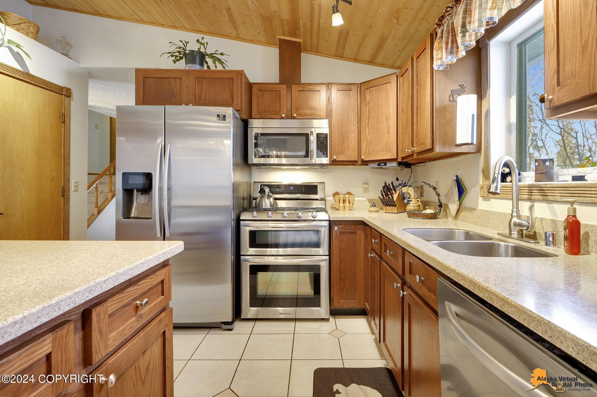 15280 Evergreen Ridge Street