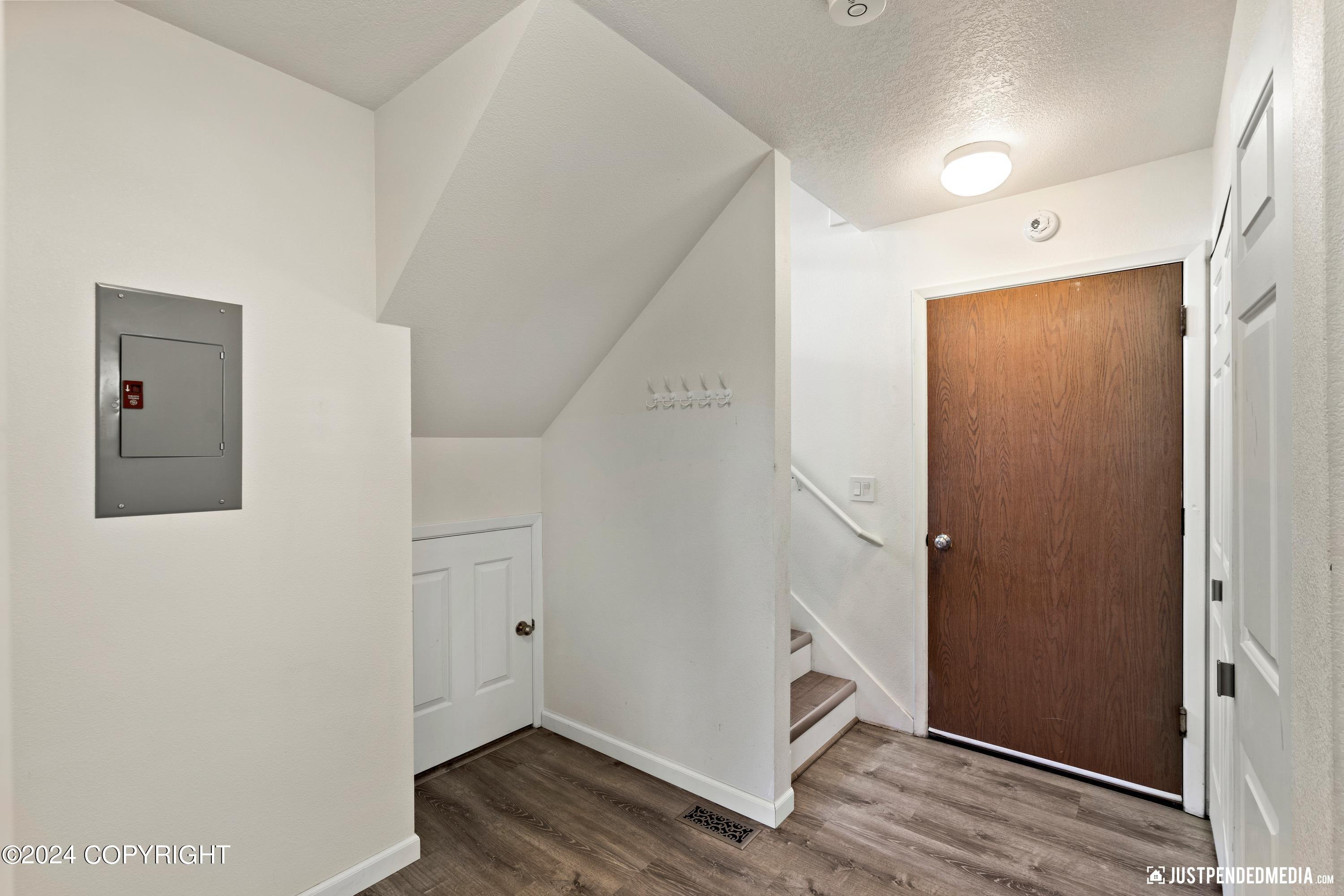 8960 Joy Circle