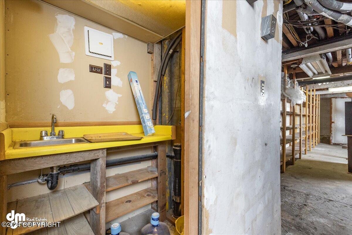 323 W Harvard Avenue