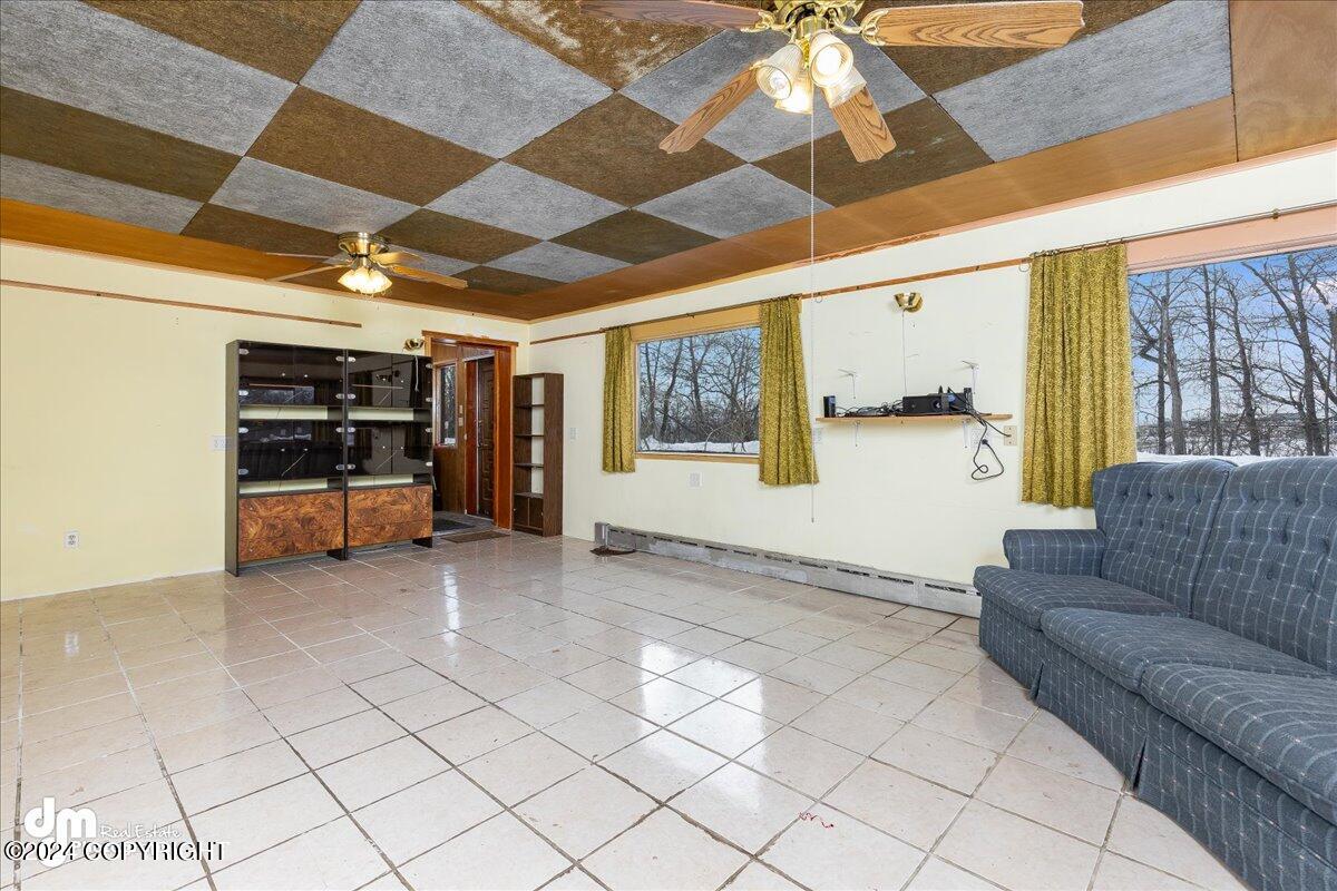 323 W Harvard Avenue