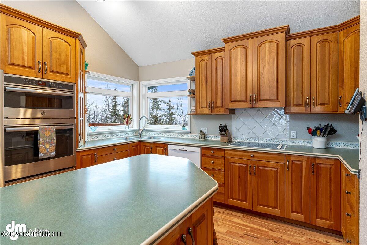 27438 Paramount Drive