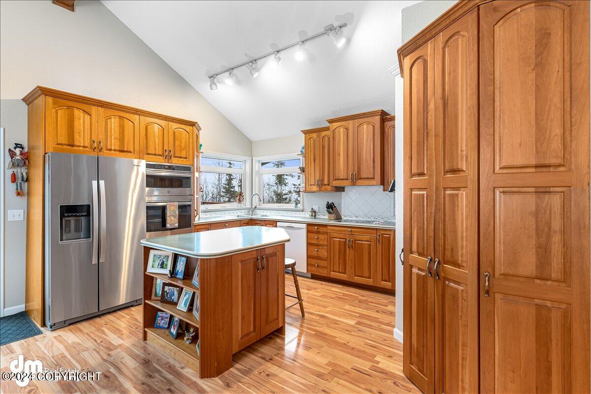 27438 Paramount Drive