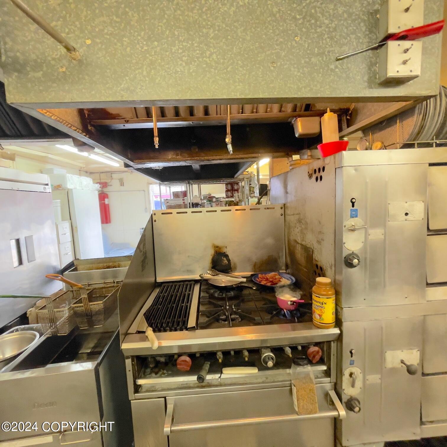 832 W International Airport Road