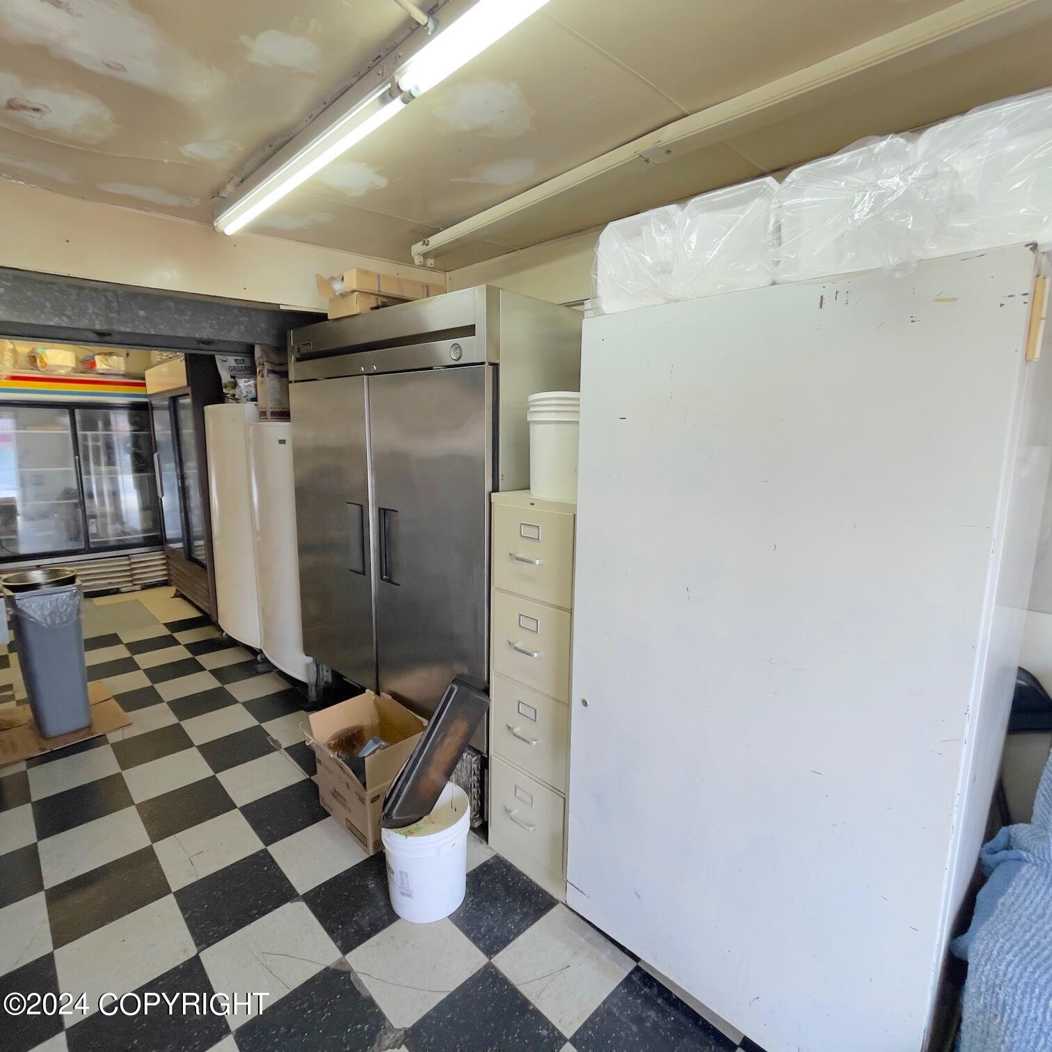 832 W International Airport Road