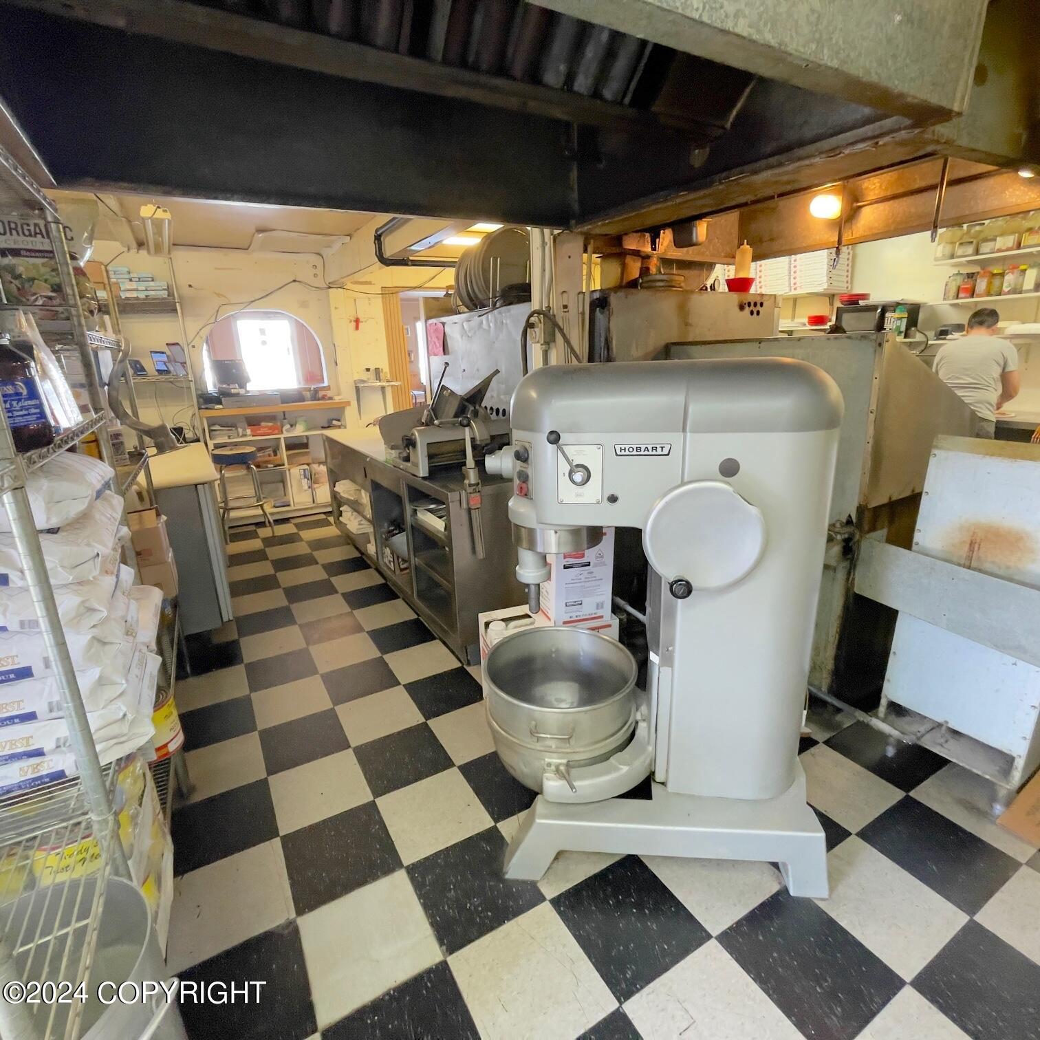 832 W International Airport Road