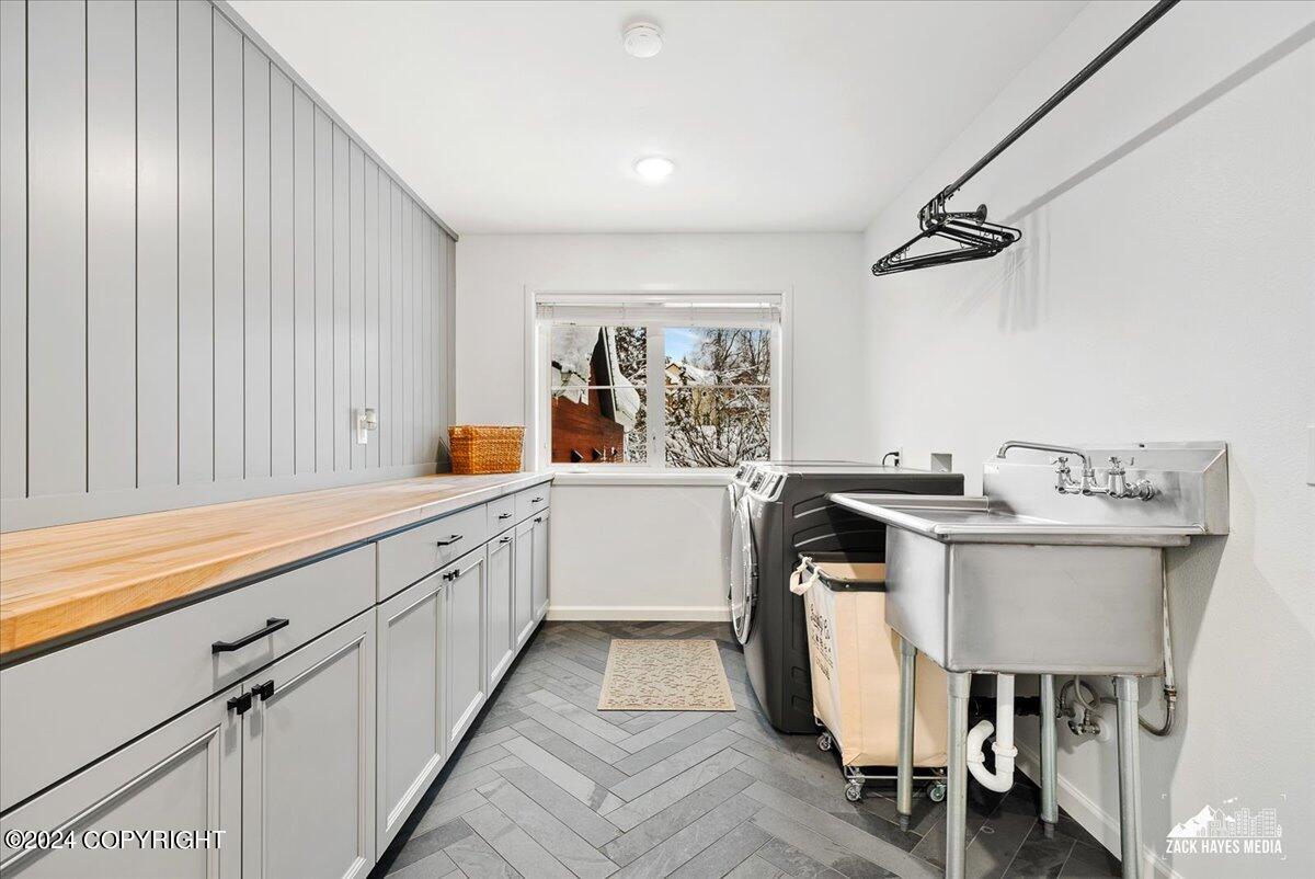 5851 Raven Roost Circle