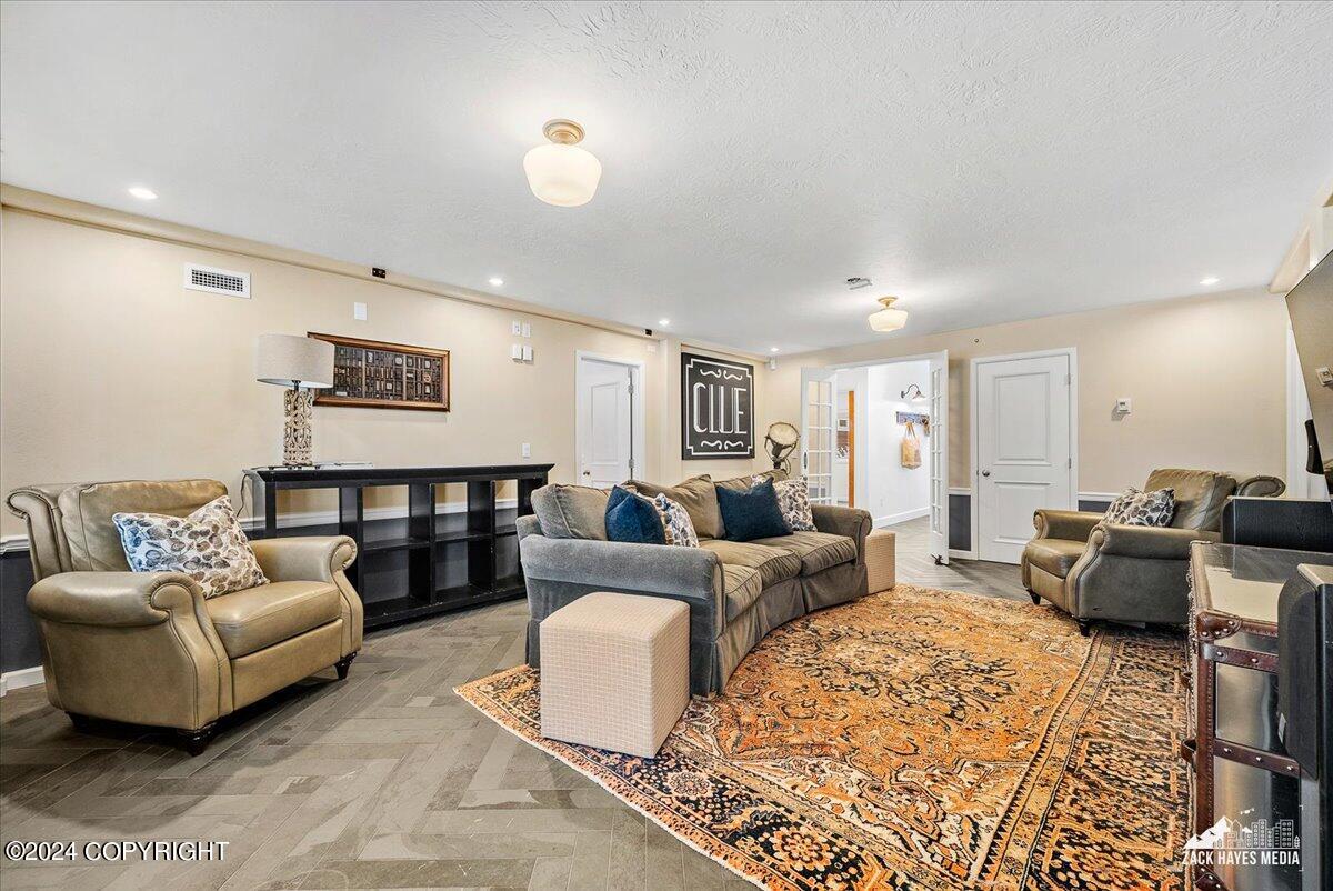 5851 Raven Roost Circle