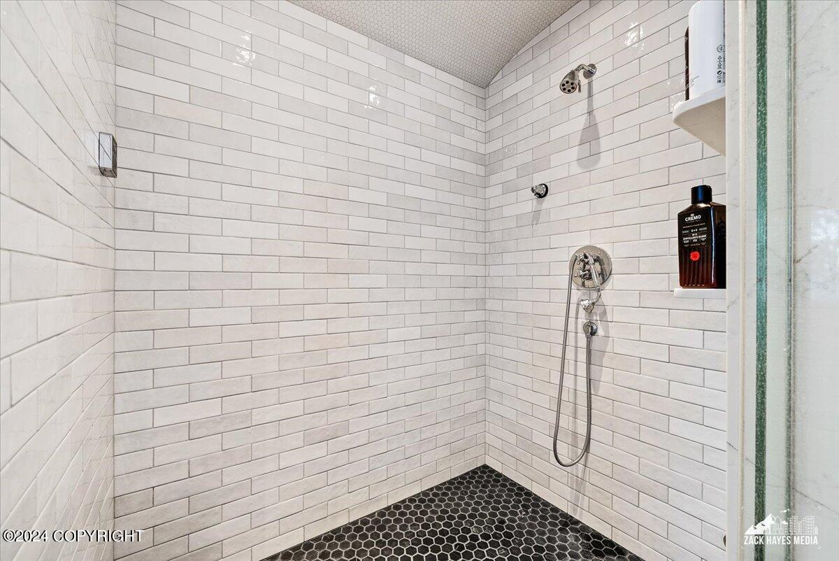 5851 Raven Roost Circle