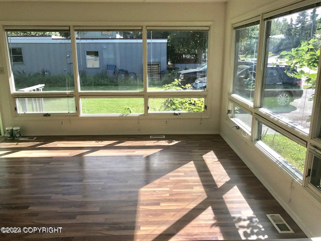 637 W 18th Avenue