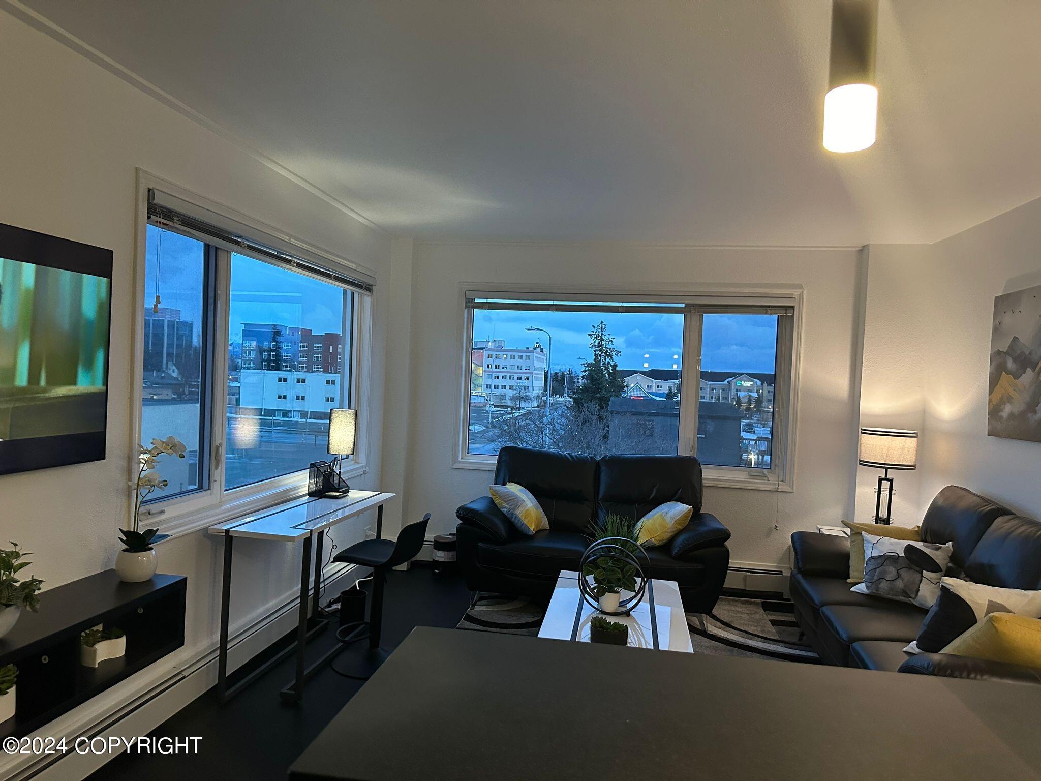 1110 W 6th Avenue # 302