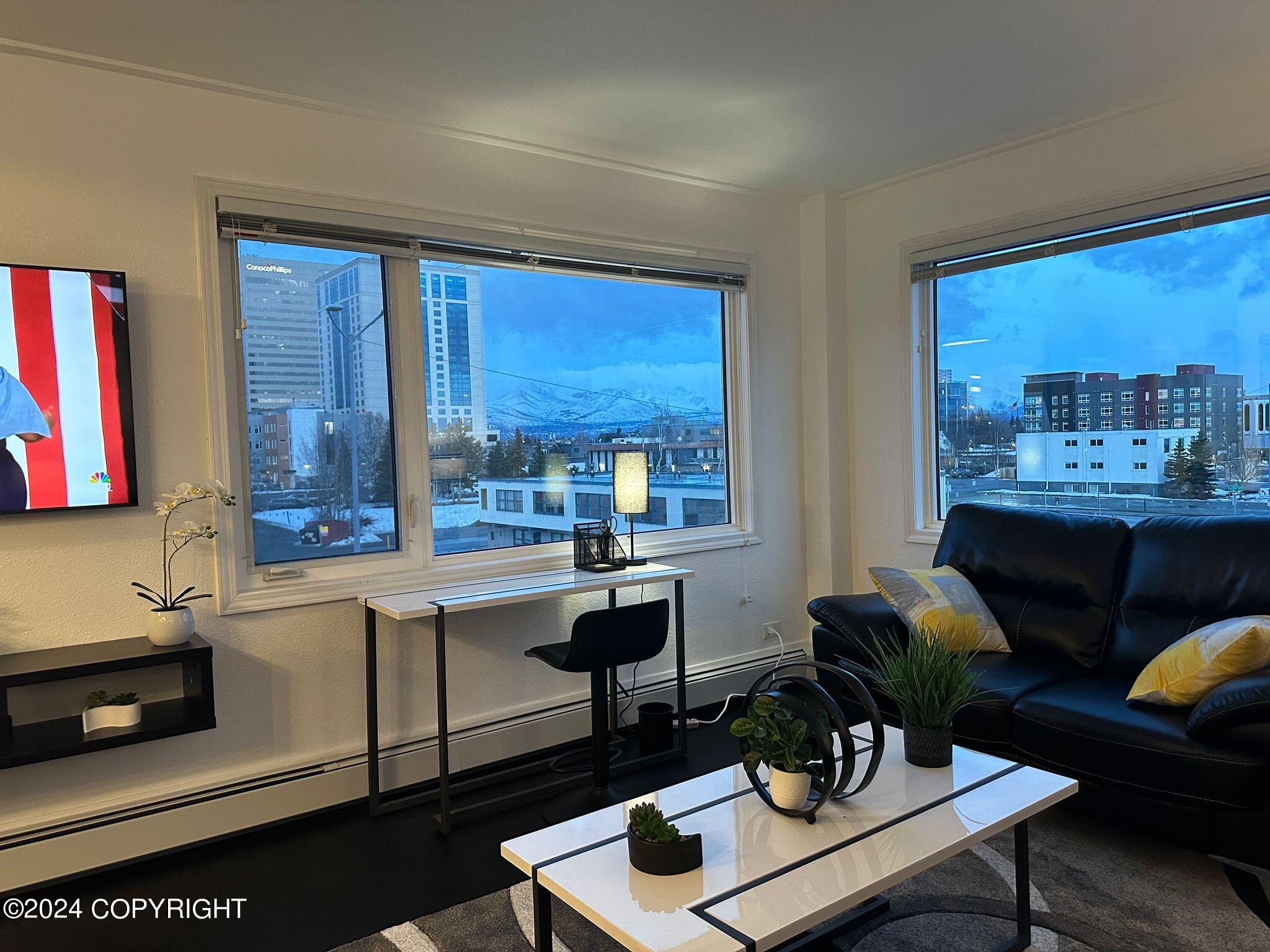 1110 W 6th Avenue # 302