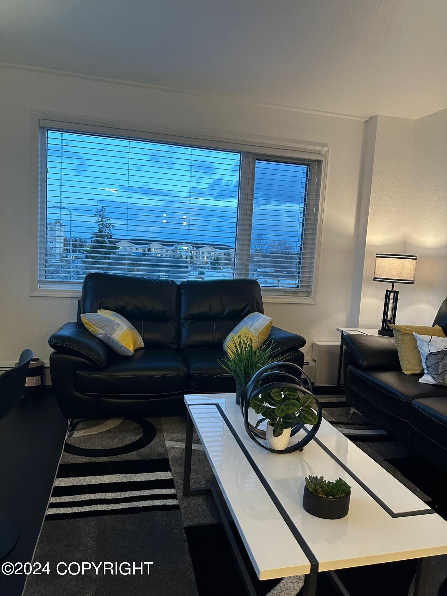 1110 W 6th Avenue # 302