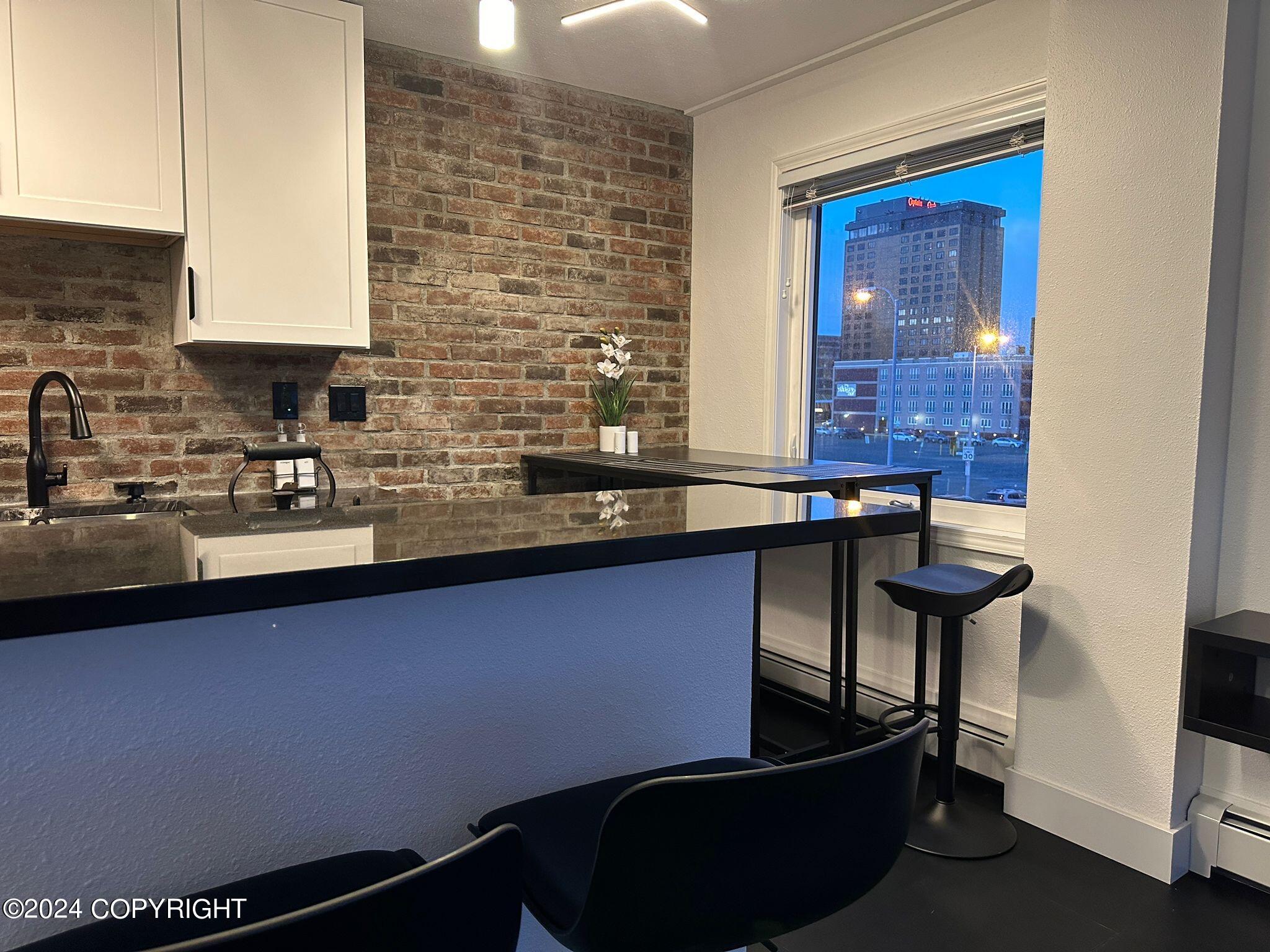 1110 W 6th Avenue # 302