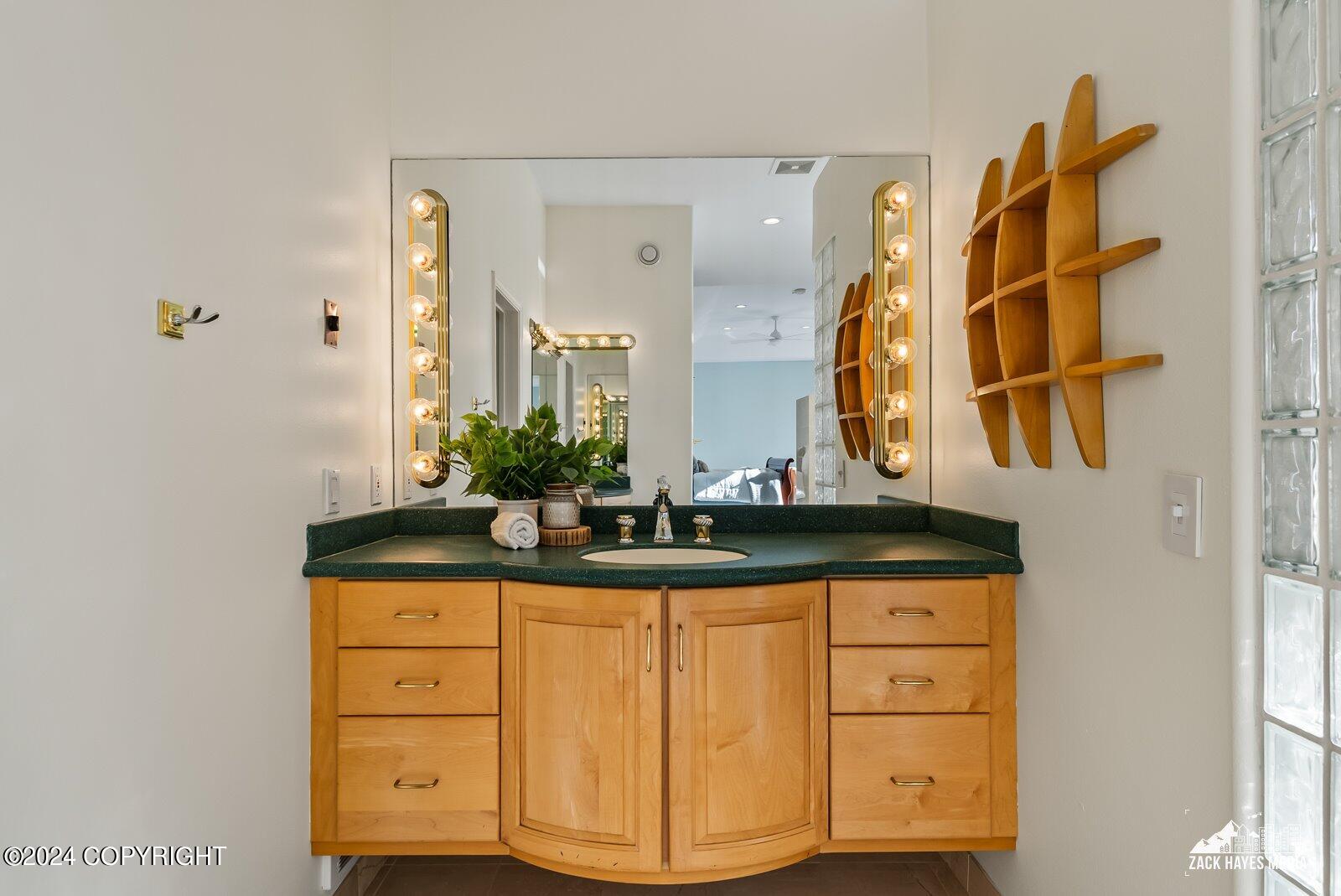 3420 Southbluff Circle