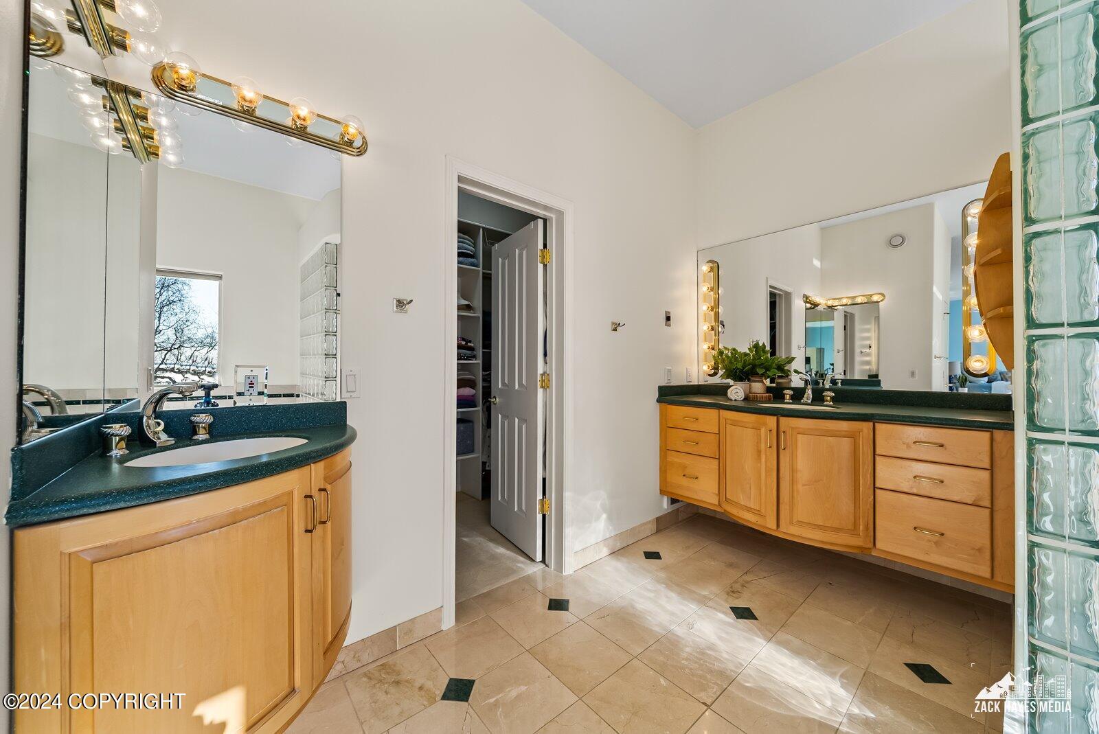 3420 Southbluff Circle