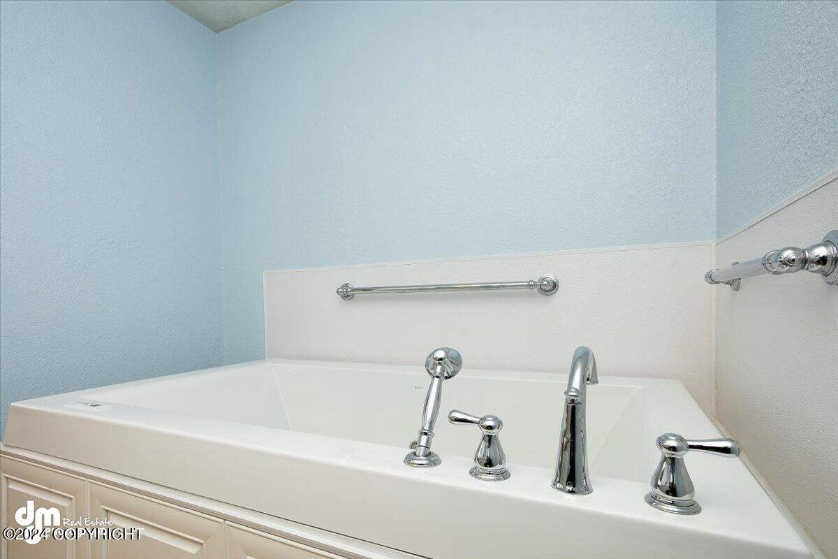 901 N Shenandoah Drive