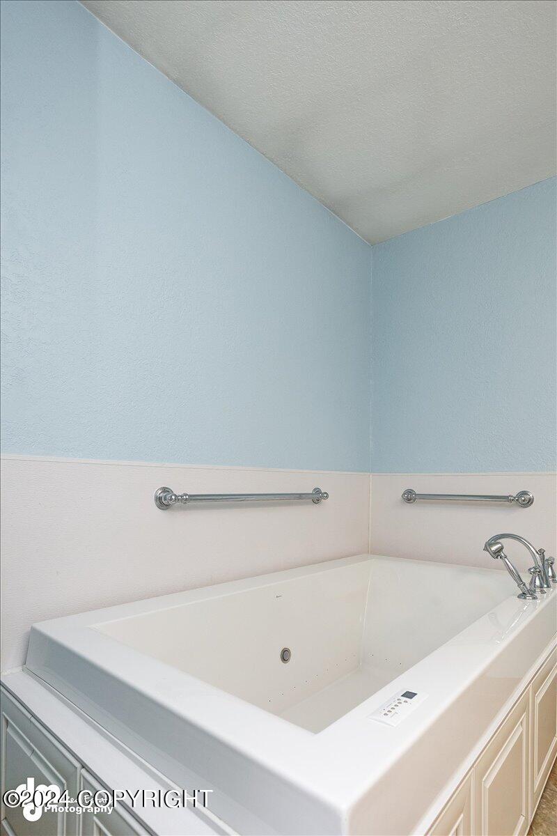 901 N Shenandoah Drive