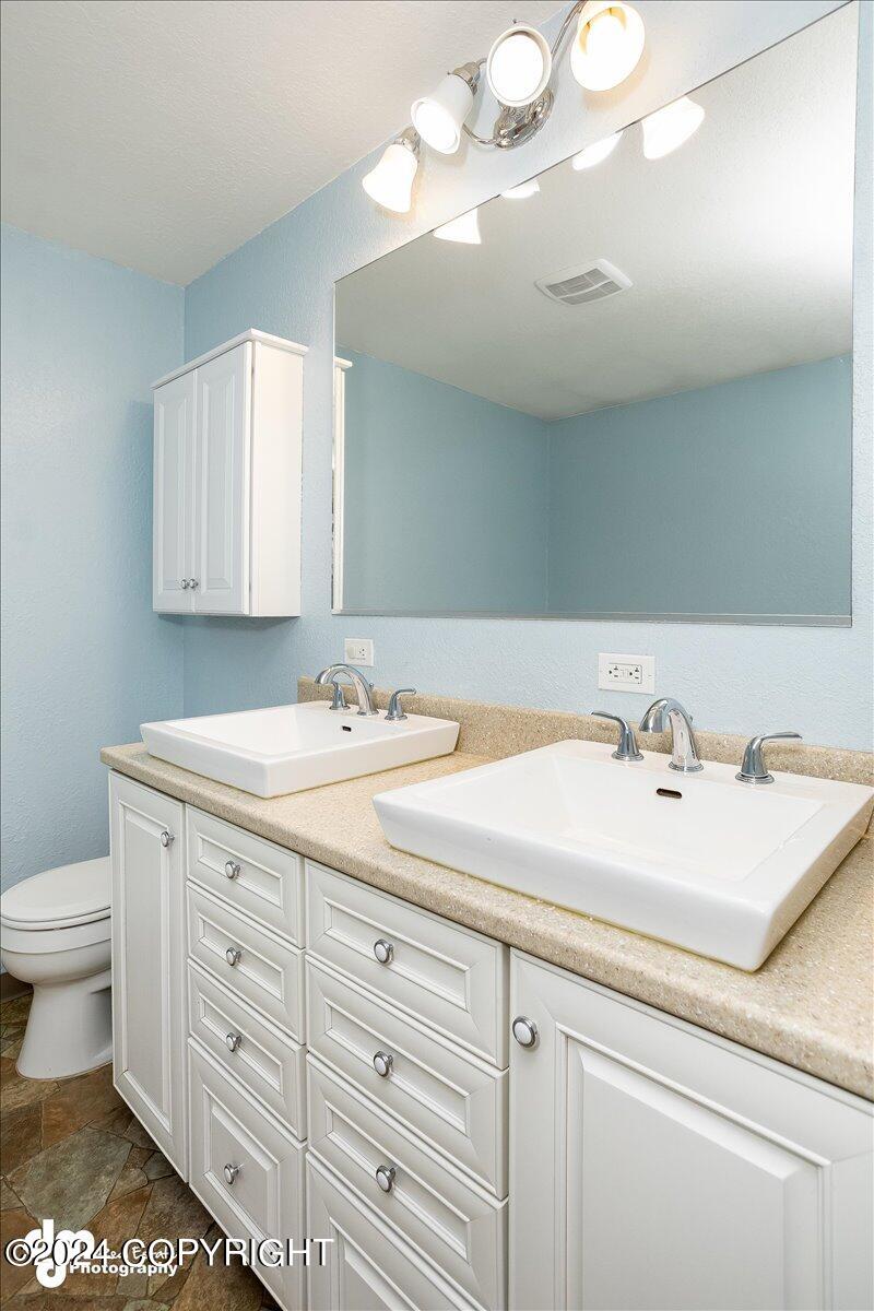 901 N Shenandoah Drive