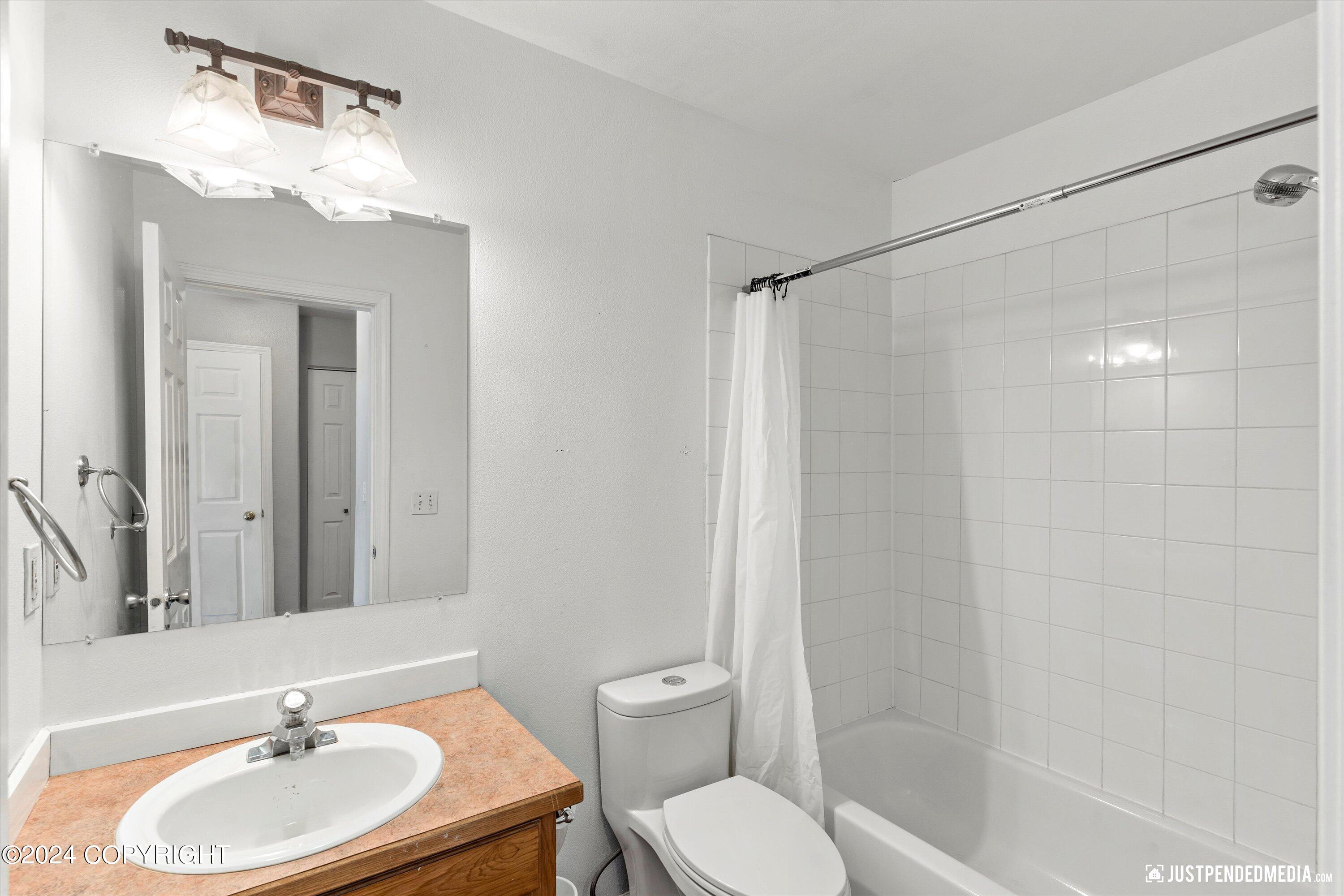 5606 Alora Loop