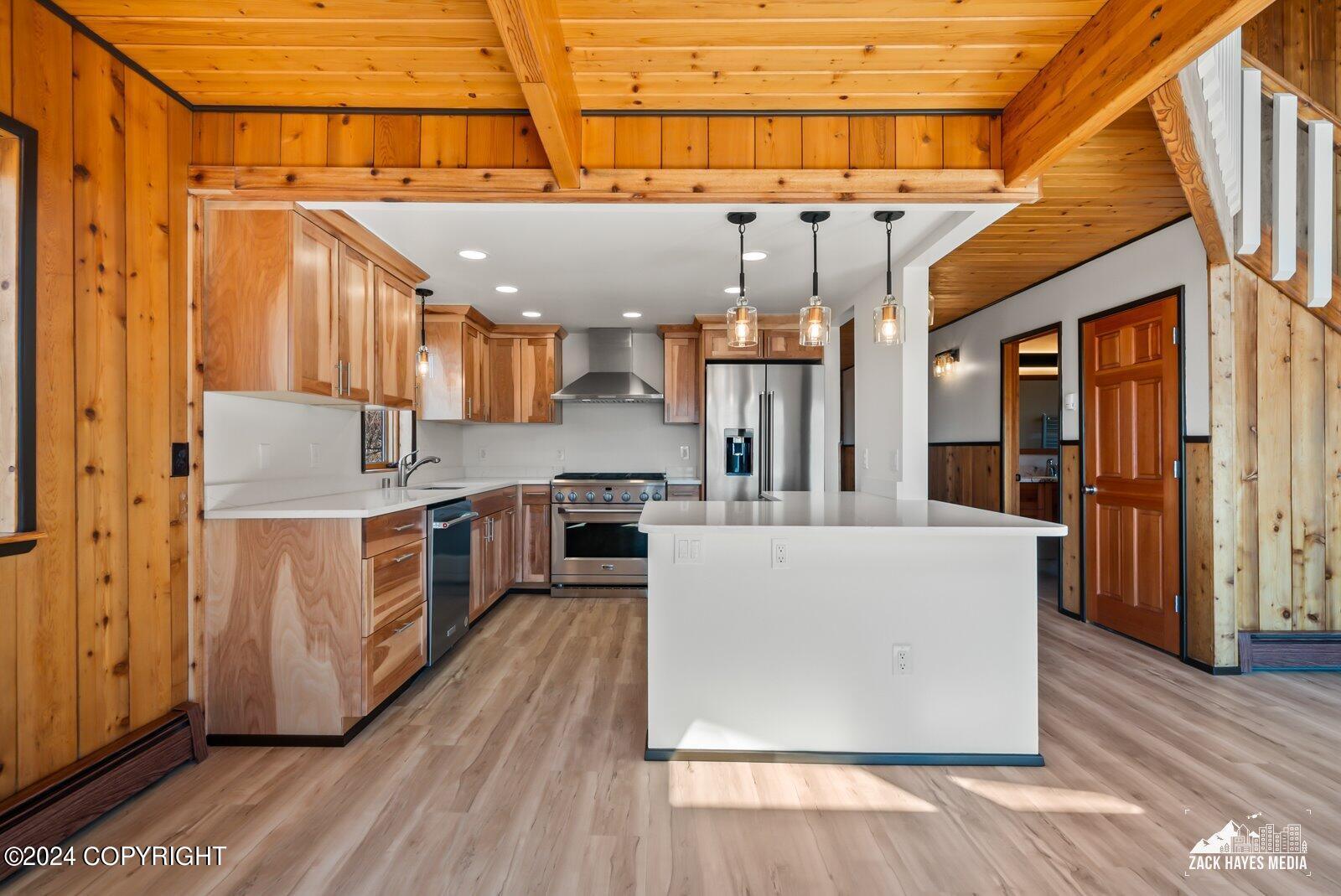 18201 Golden View Drive