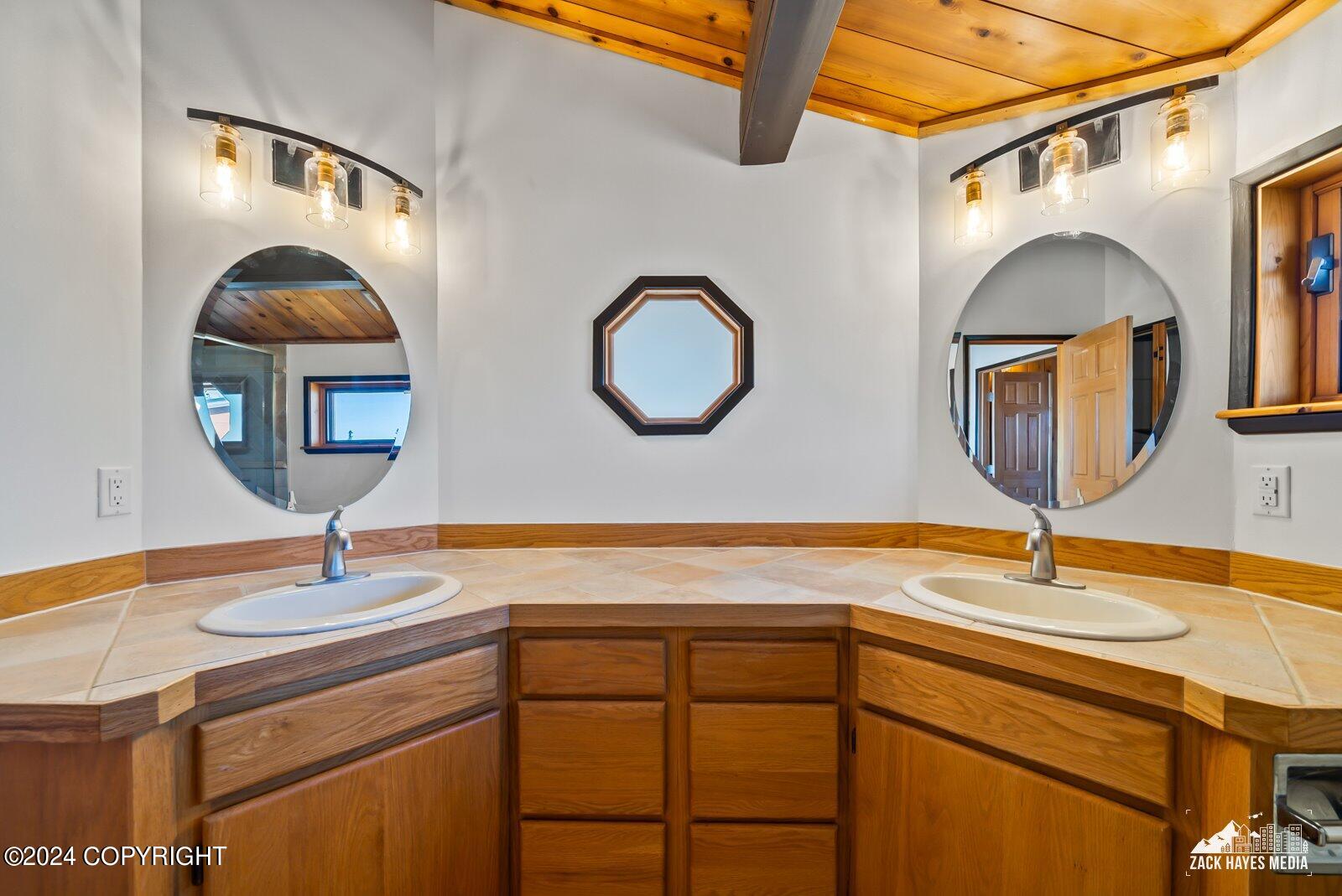 18201 Golden View Drive