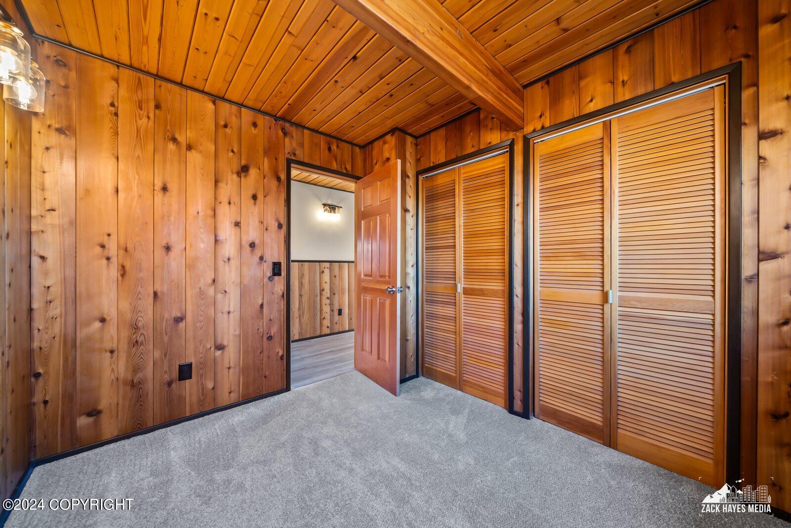 18201 Golden View Drive