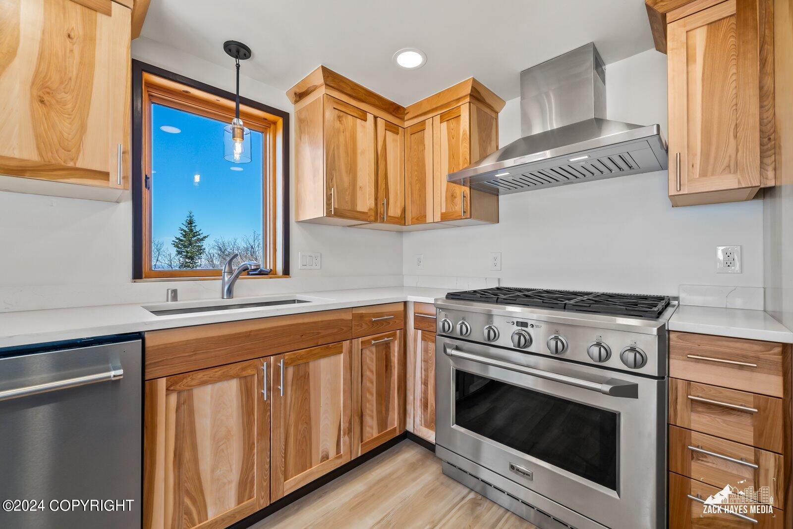 18201 Golden View Drive